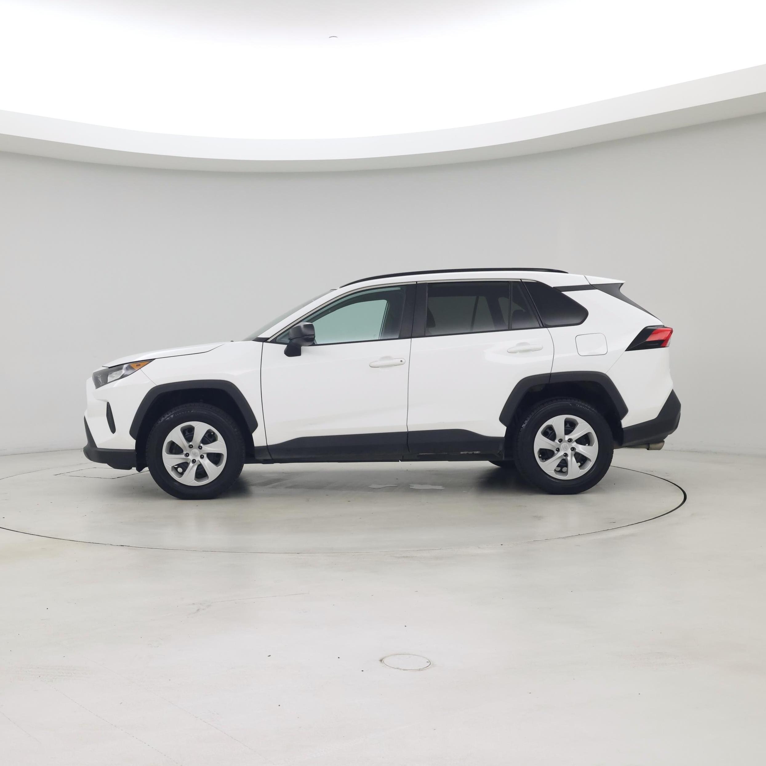 Thumbnail: 2019 Toyota RAV4 - 3