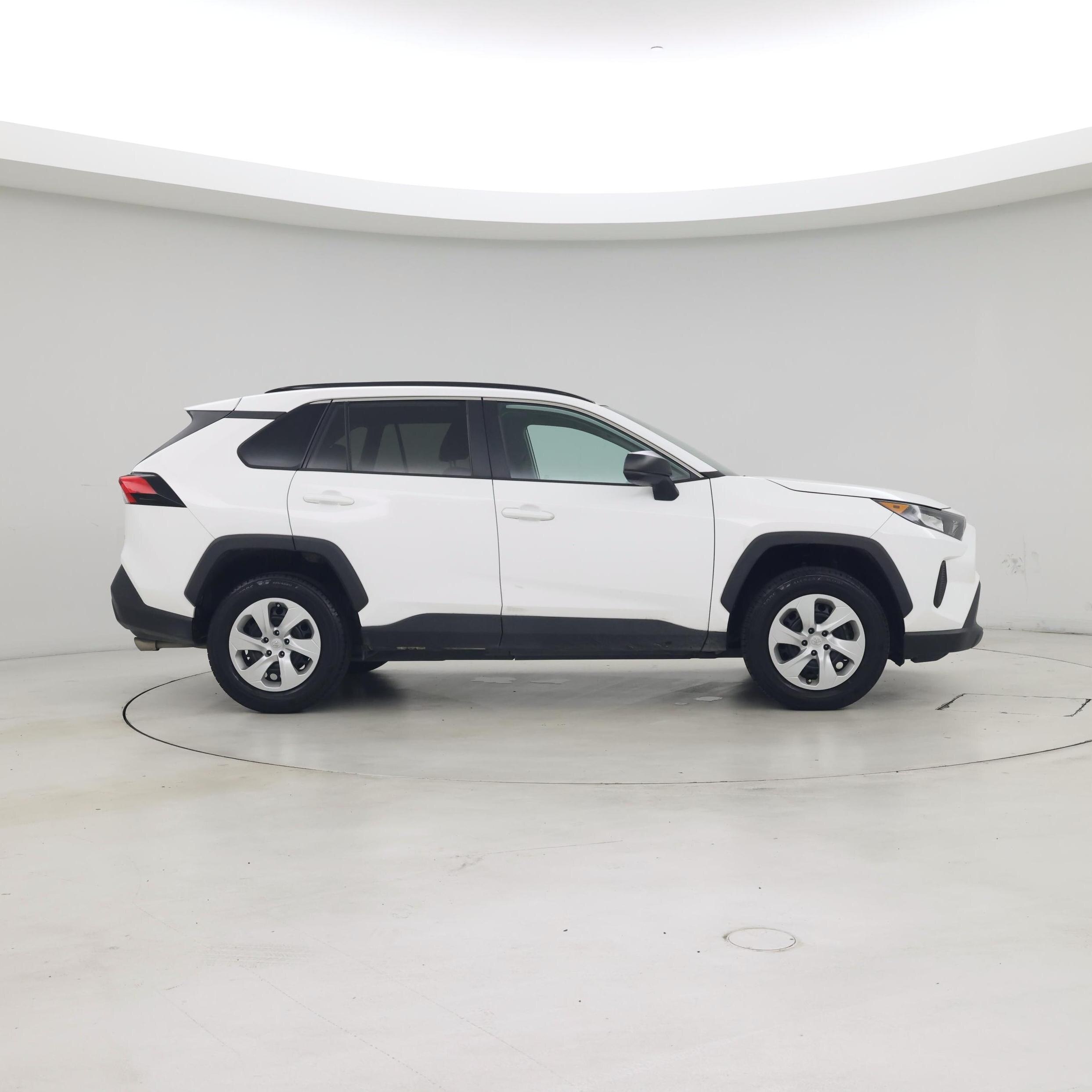 Thumbnail: 2019 Toyota RAV4 - 7