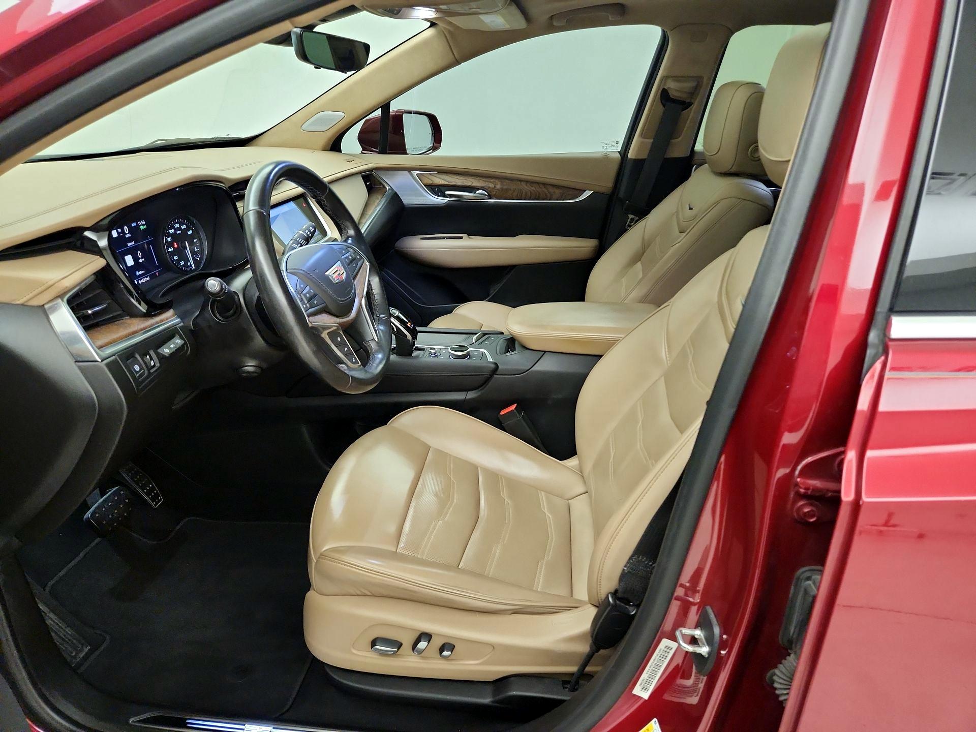 Thumbnail: 2020 Cadillac XT5 - 11