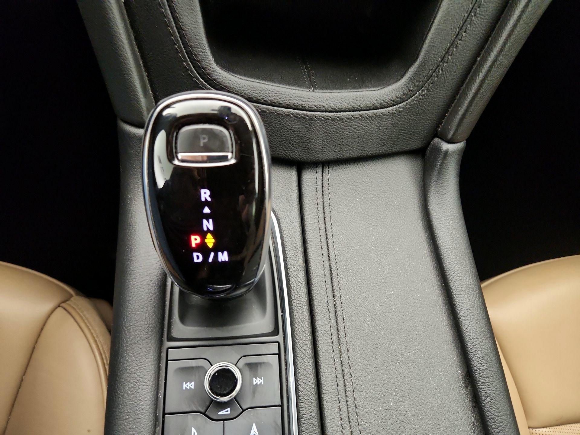 Thumbnail: 2020 Cadillac XT5 - 18