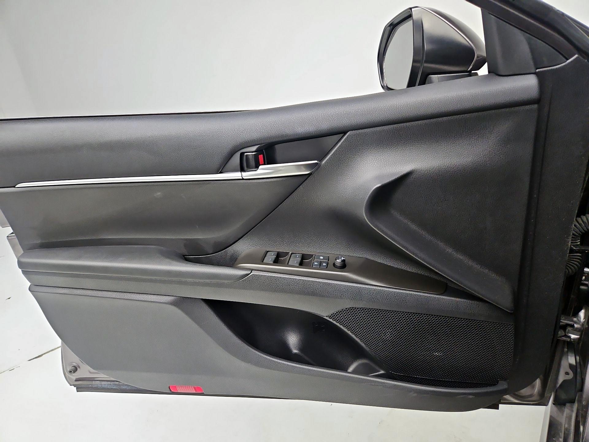 Thumbnail: 2022 Toyota Camry - 12