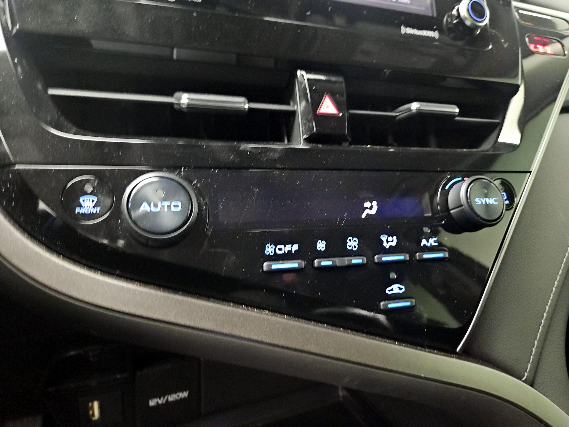 Thumbnail: 2022 Toyota Camry - 16