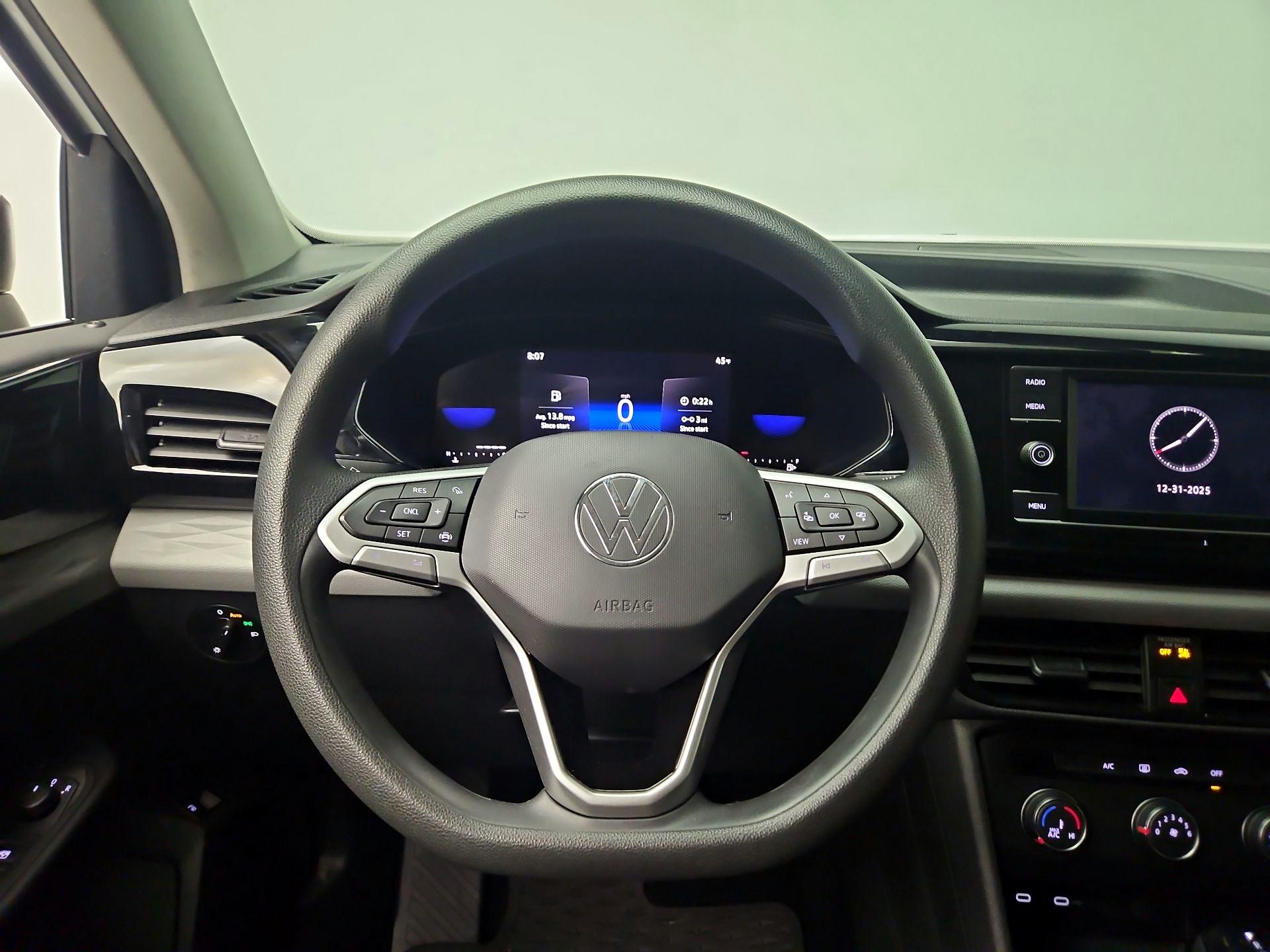 Thumbnail: 2022 Volkswagen Taos - 10