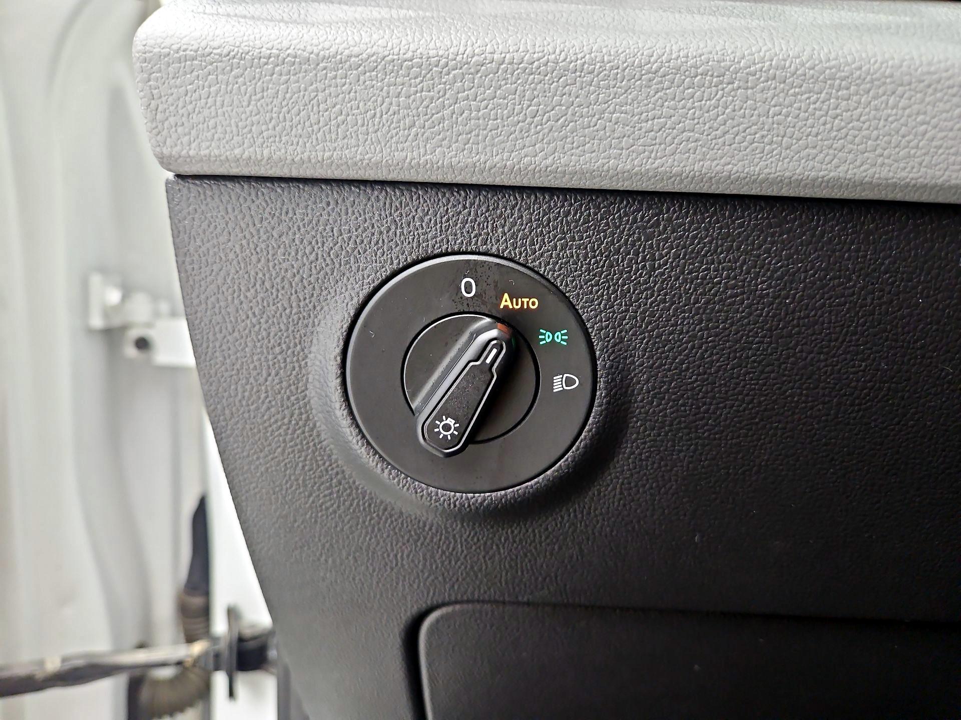 Thumbnail: 2022 Volkswagen Taos - 13