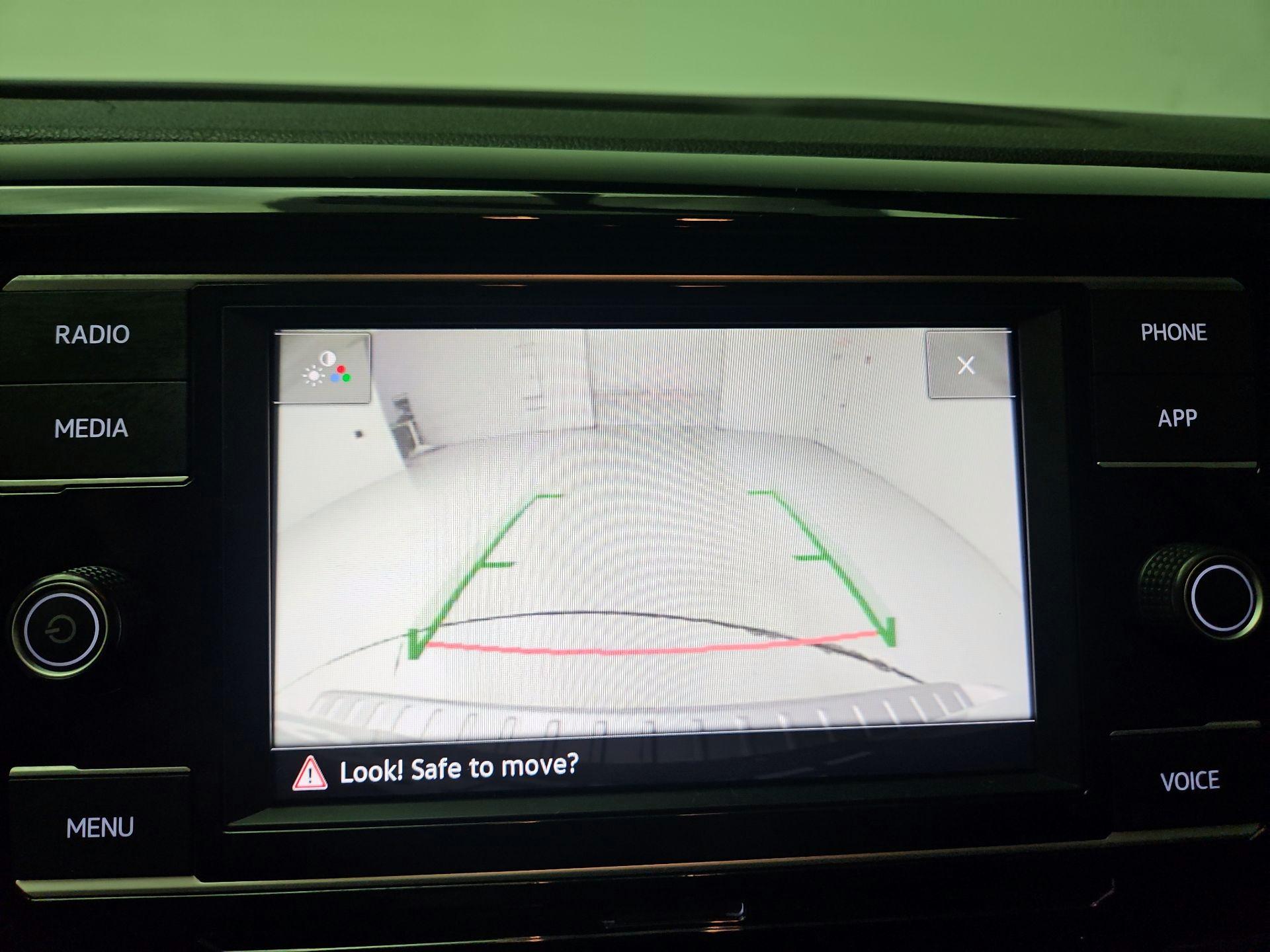 Thumbnail: 2022 Volkswagen Taos - 14