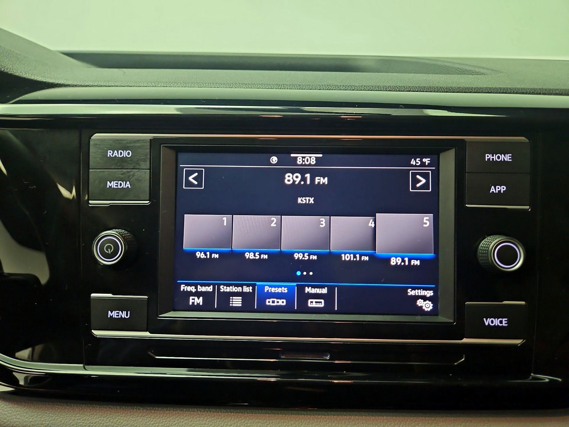 Thumbnail: 2022 Volkswagen Taos - 15