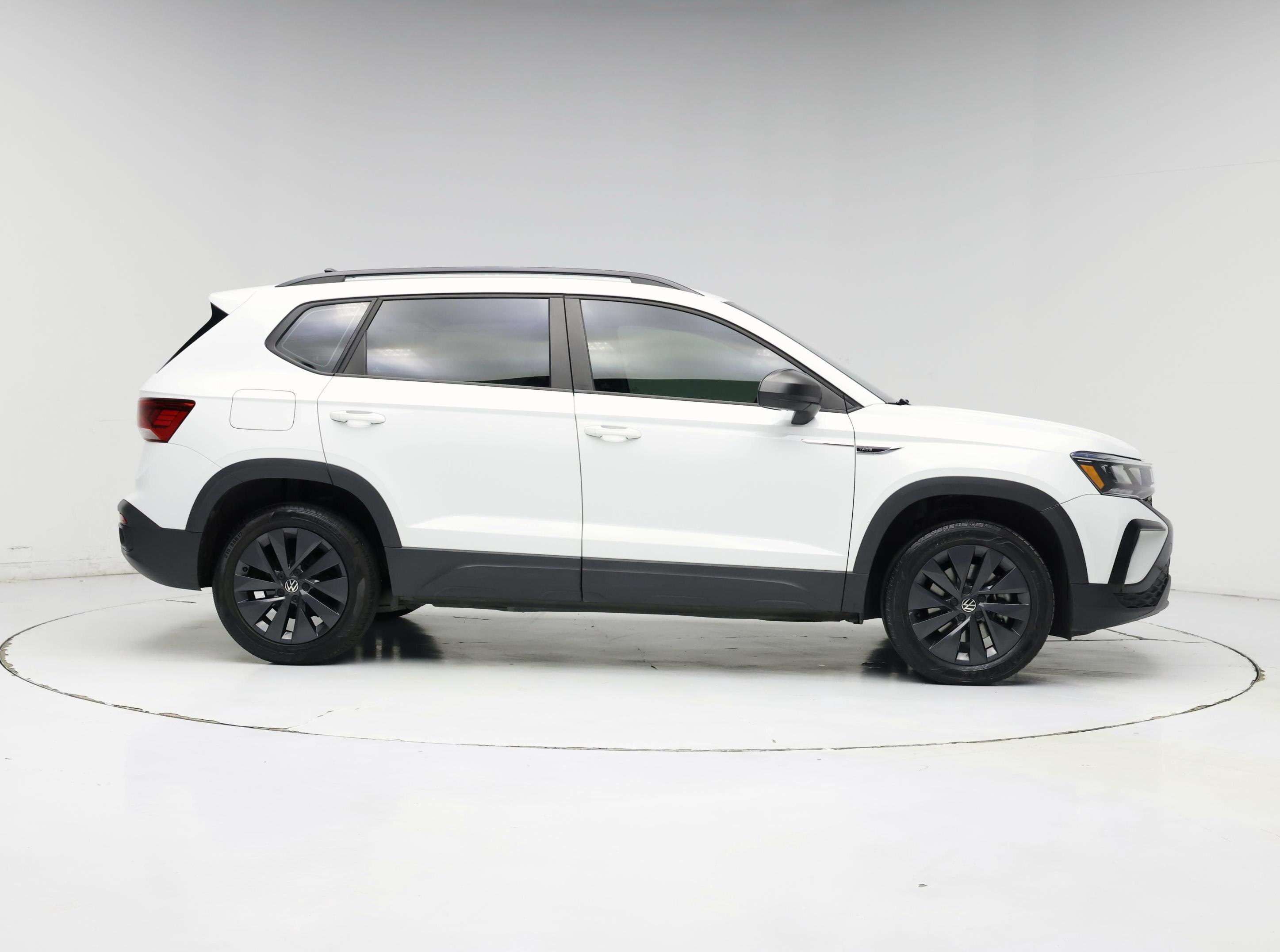 Thumbnail: 2022 Volkswagen Taos - 7