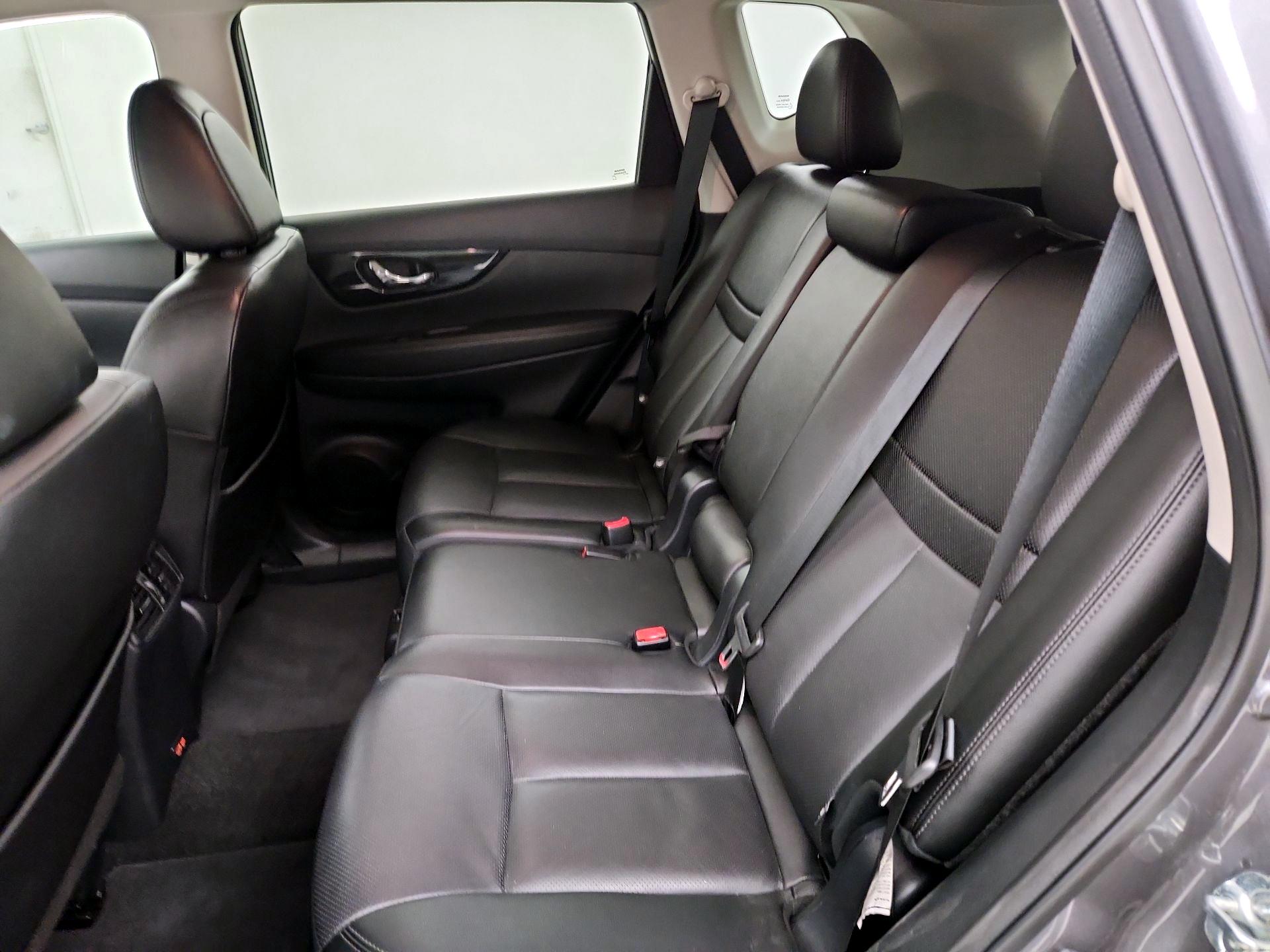 Thumbnail: 2019 Nissan Rogue - 19