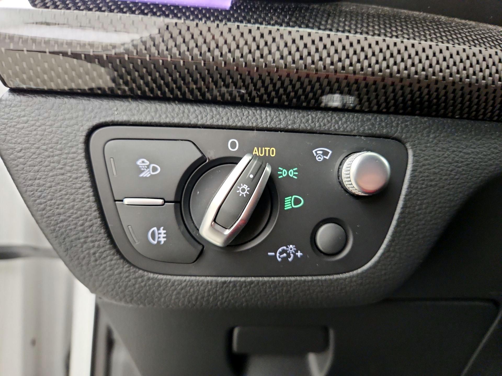 Thumbnail: 2019 Audi SQ5 - 13