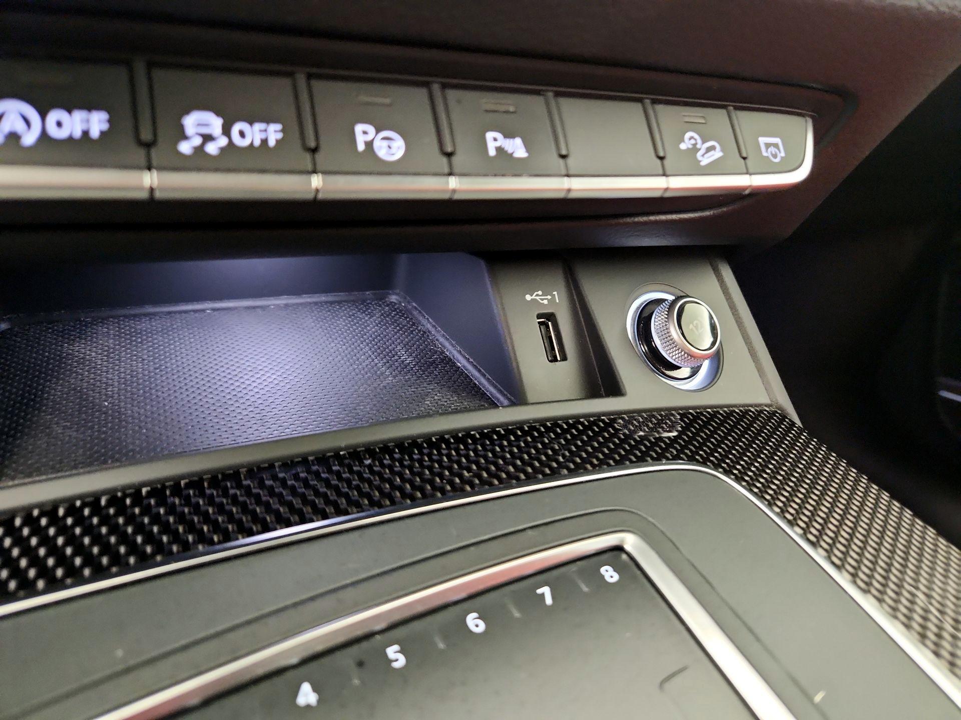 Thumbnail: 2019 Audi SQ5 - 19