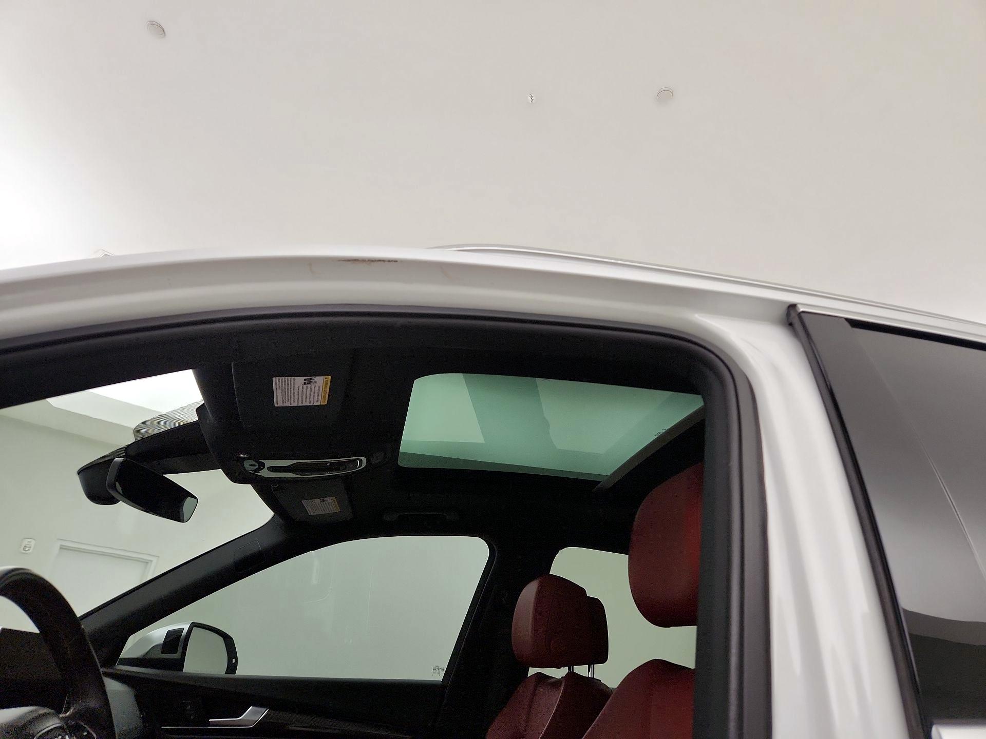 Thumbnail: 2019 Audi SQ5 - 20