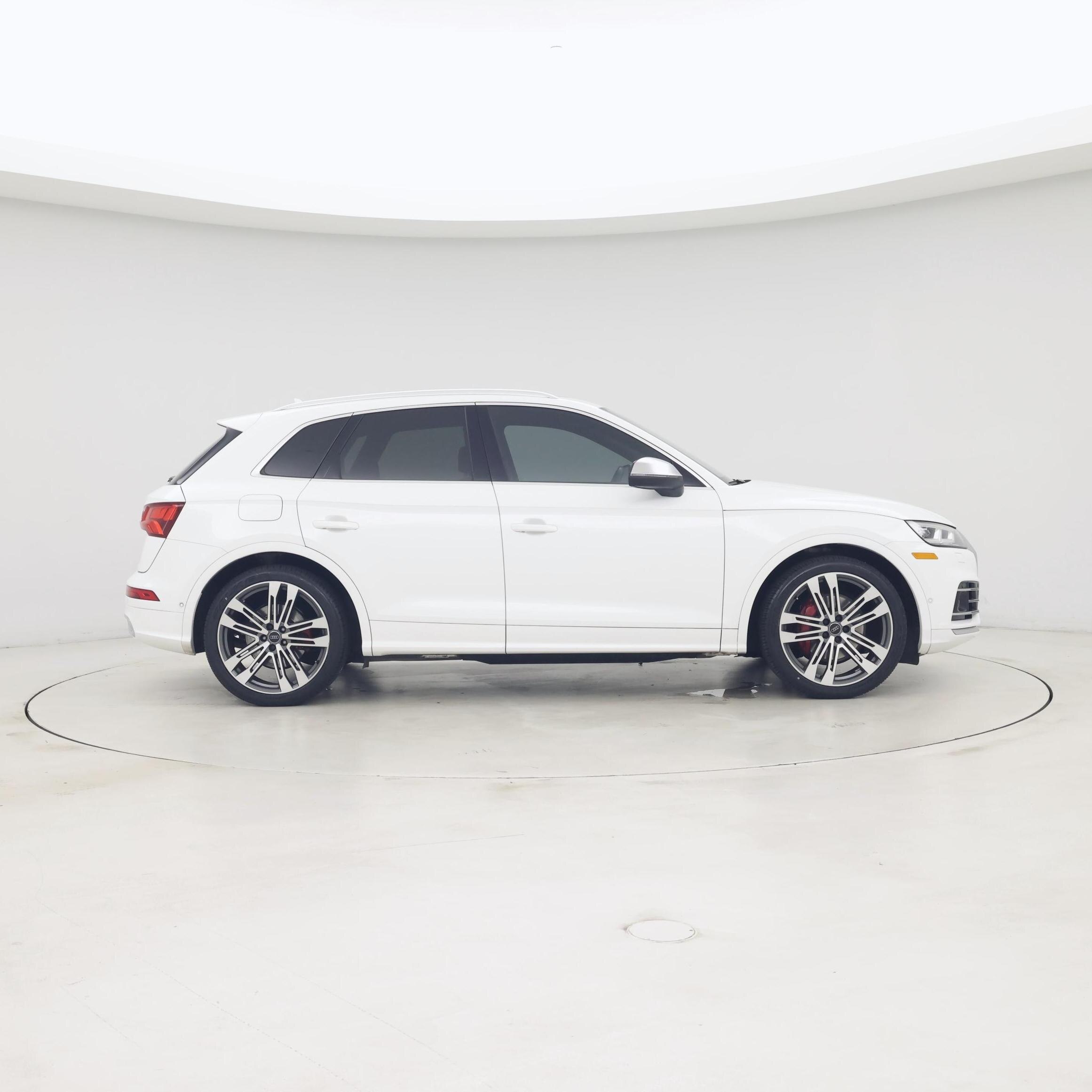 Thumbnail: 2019 Audi SQ5 - 7