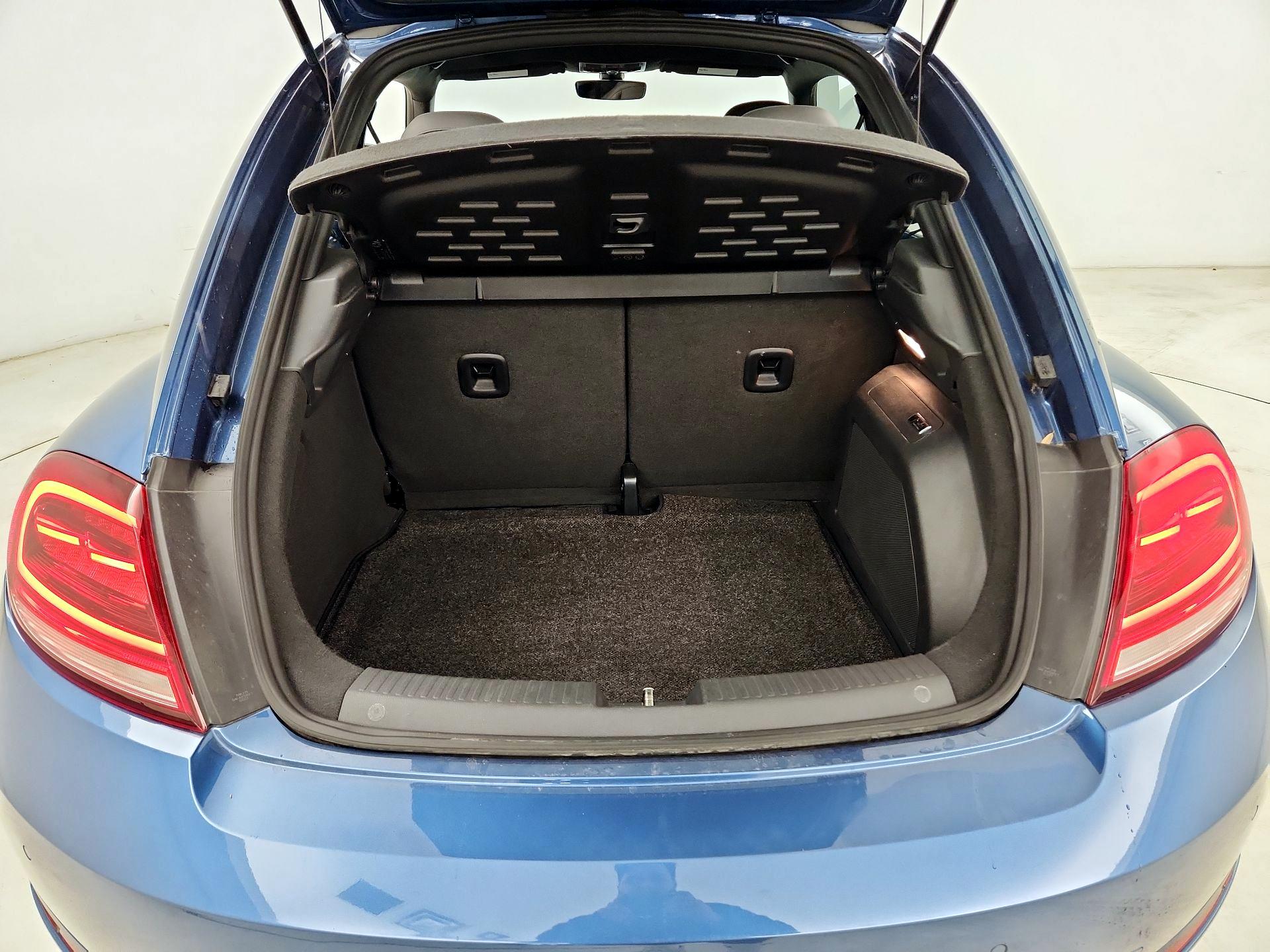 Thumbnail: 2018 Volkswagen Beetle - 16