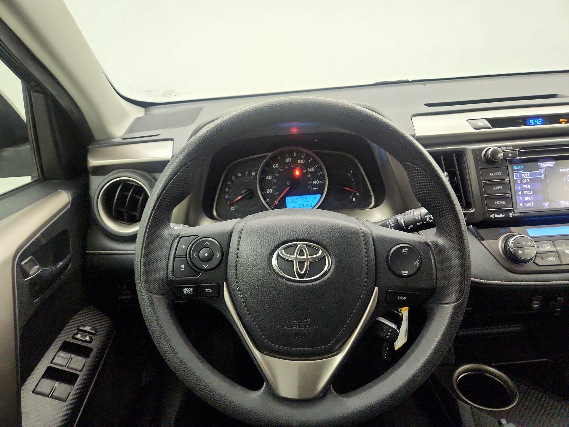 Thumbnail: 2015 Toyota RAV4 - 10