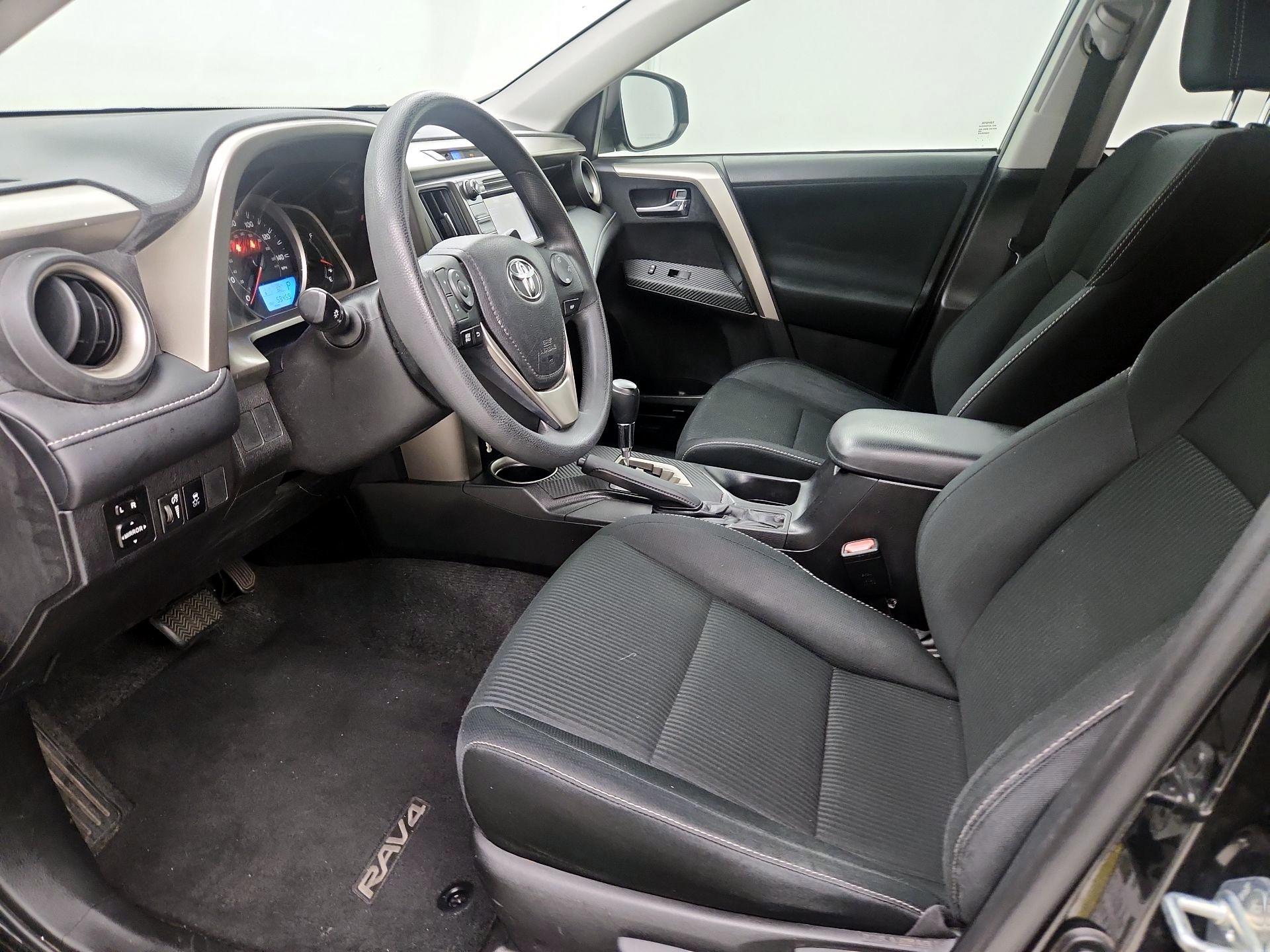 Thumbnail: 2015 Toyota RAV4 - 11