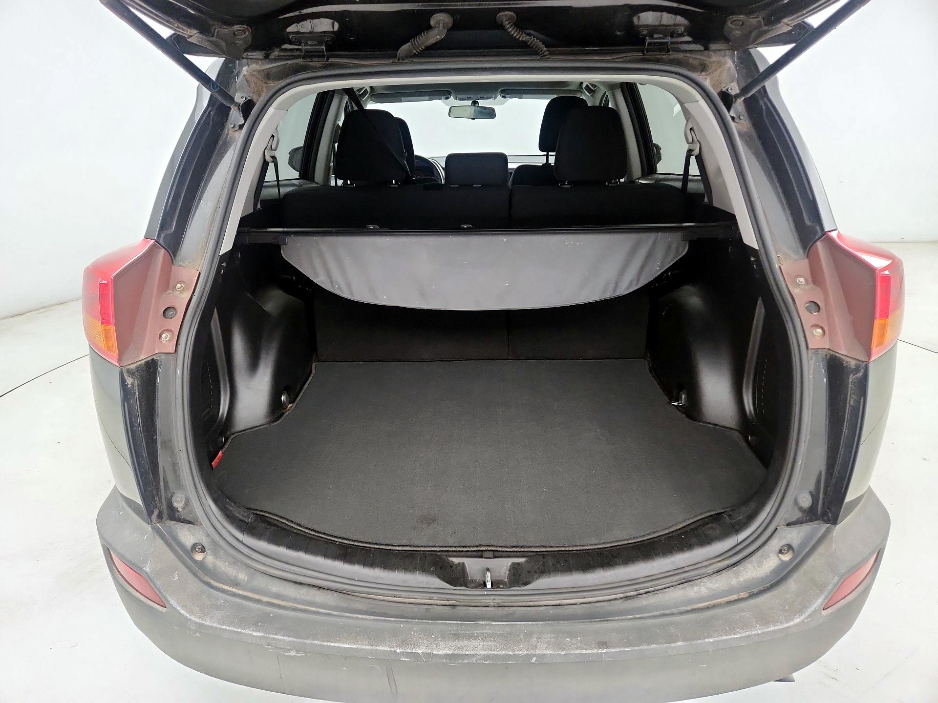 Thumbnail: 2015 Toyota RAV4 - 16