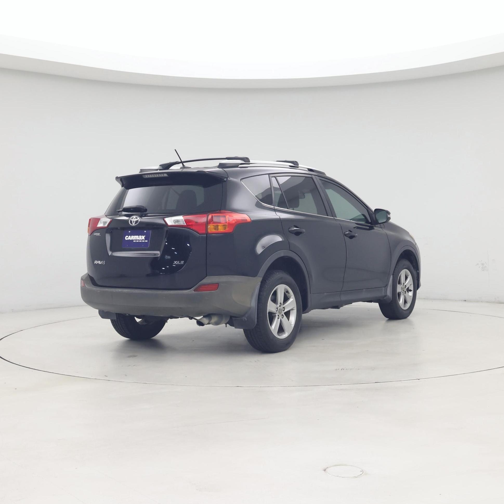 Thumbnail: 2015 Toyota RAV4 - 8