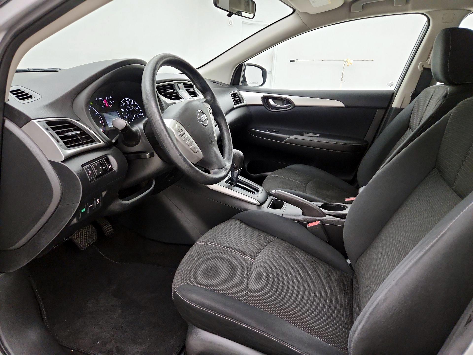 Thumbnail: 2016 Nissan Sentra - 11