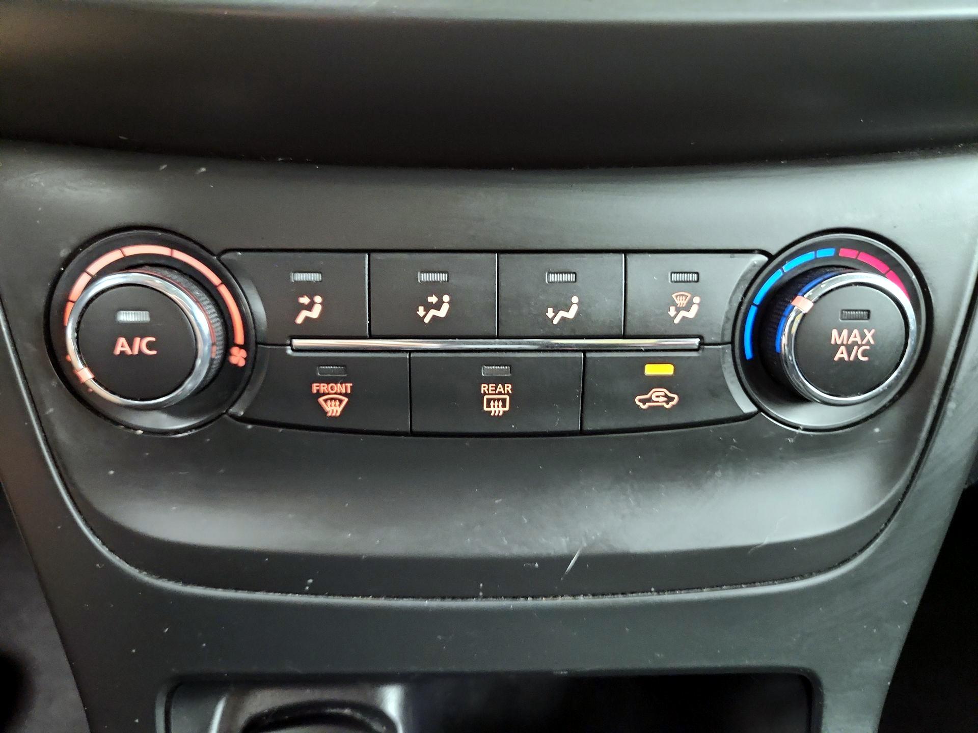 Thumbnail: 2016 Nissan Sentra - 14