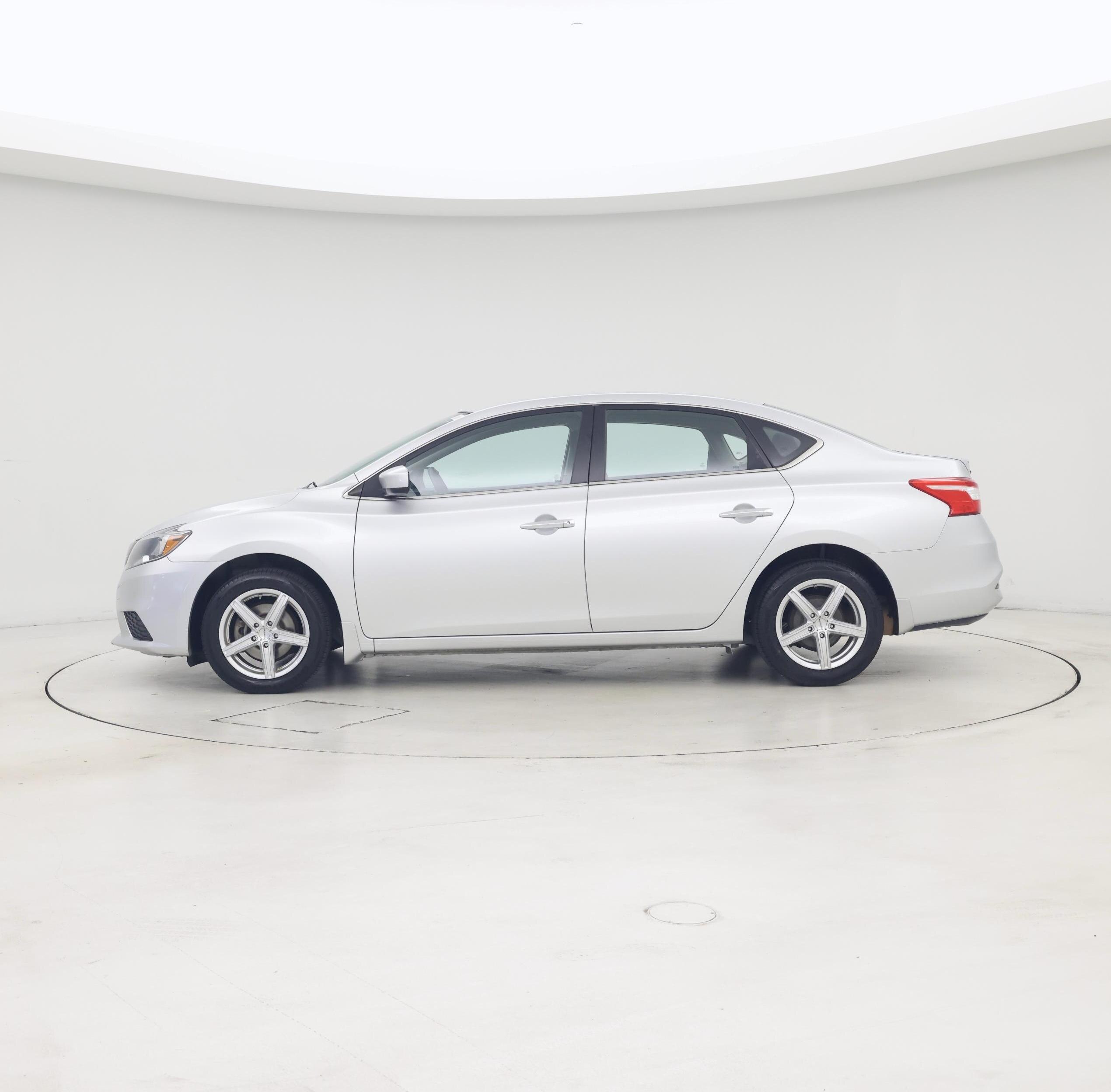 Thumbnail: 2016 Nissan Sentra - 3