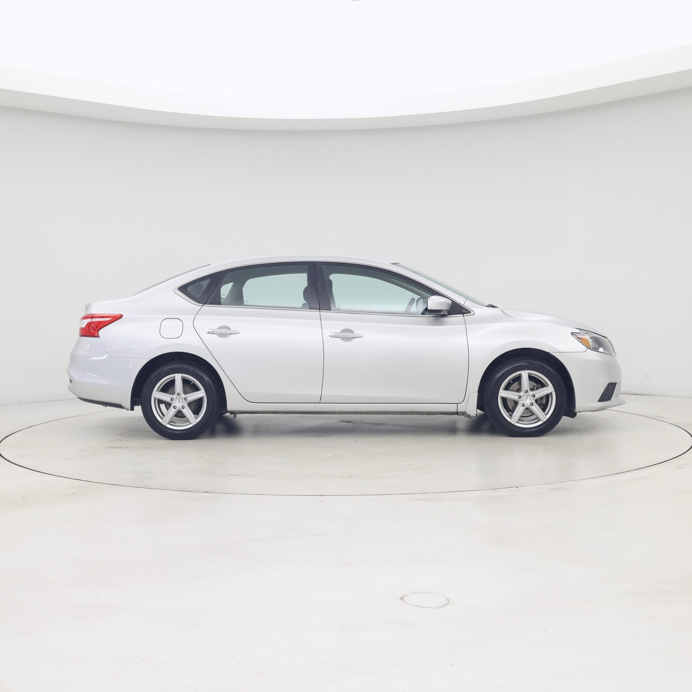 Thumbnail: 2016 Nissan Sentra - 7