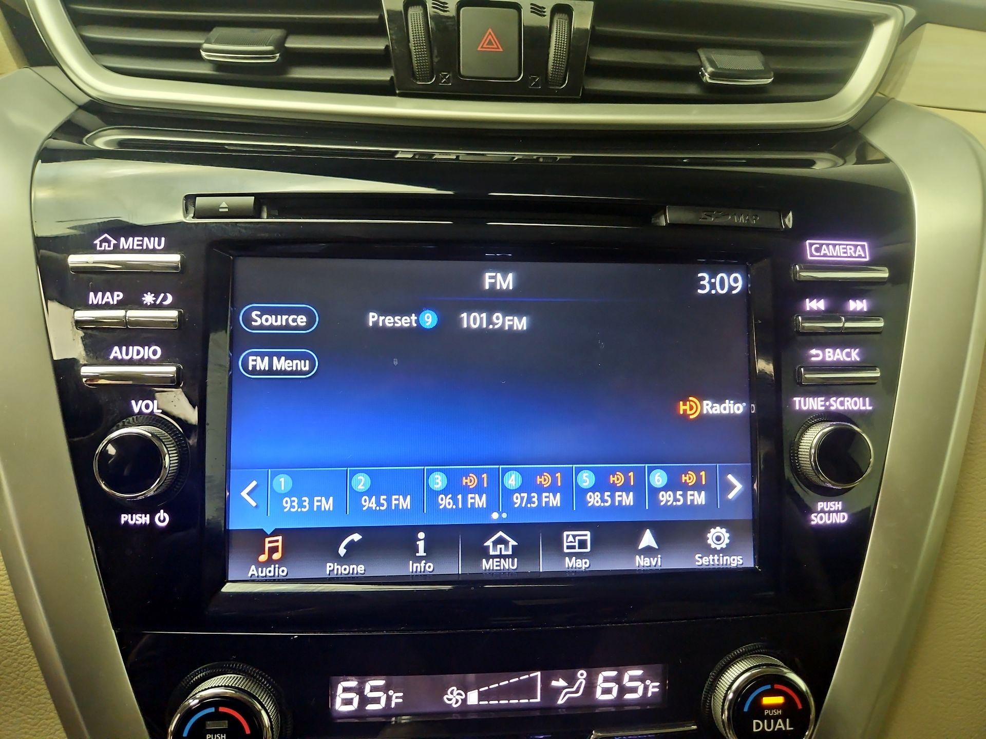 Thumbnail: 2015 Nissan Murano - 16