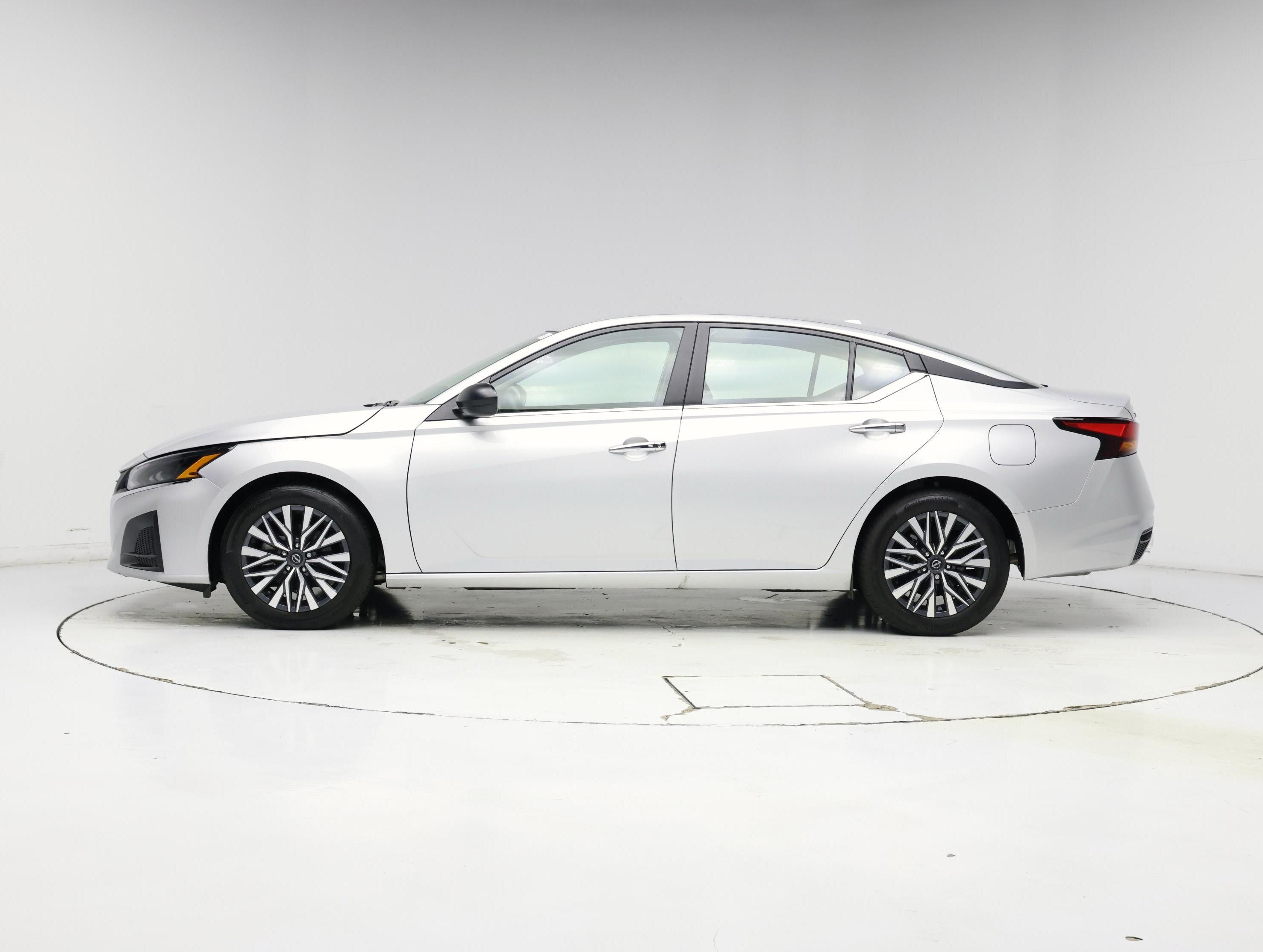 Thumbnail: 2025 Nissan Altima - 3