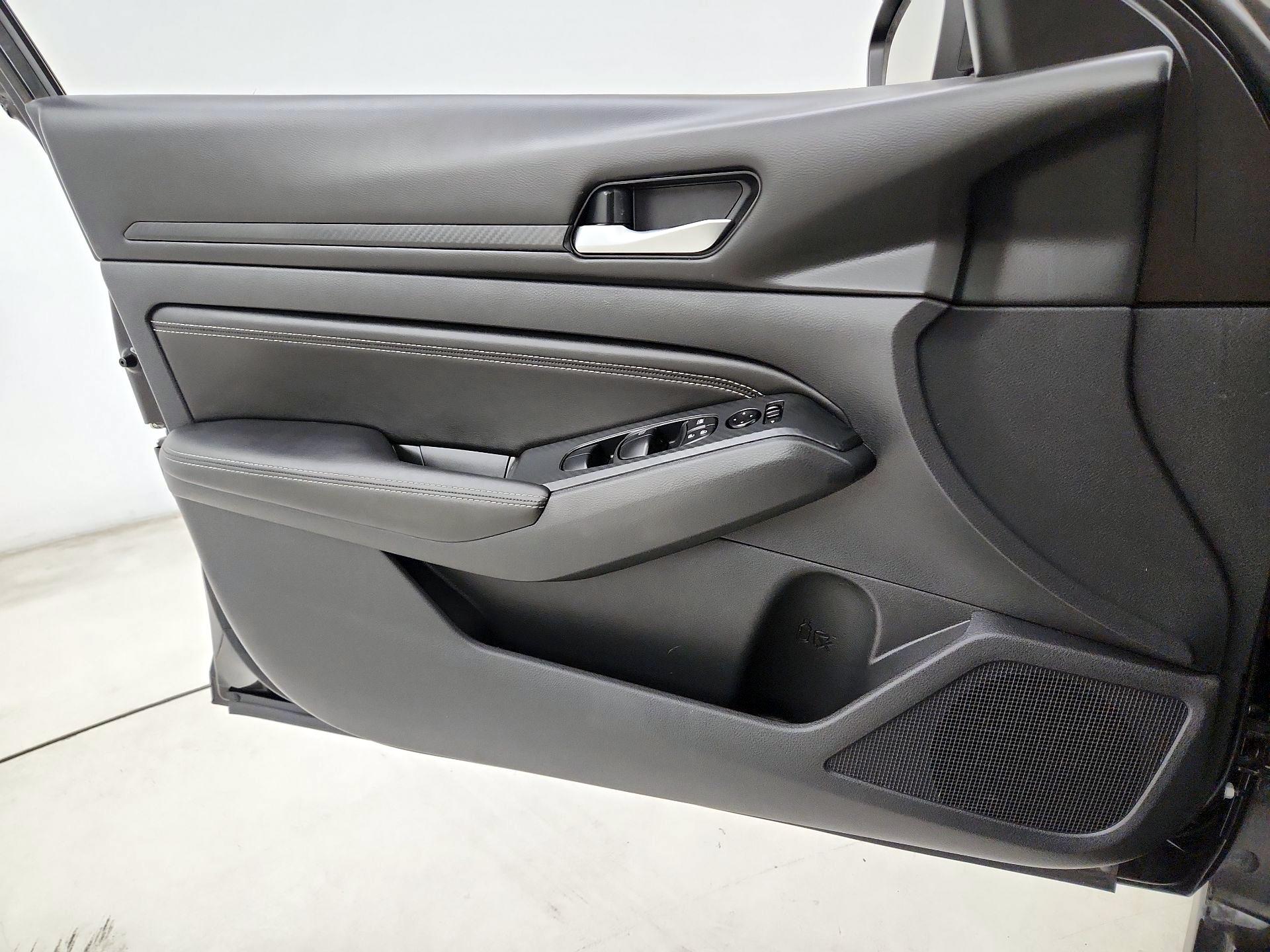 Thumbnail: 2020 Nissan Altima - 12