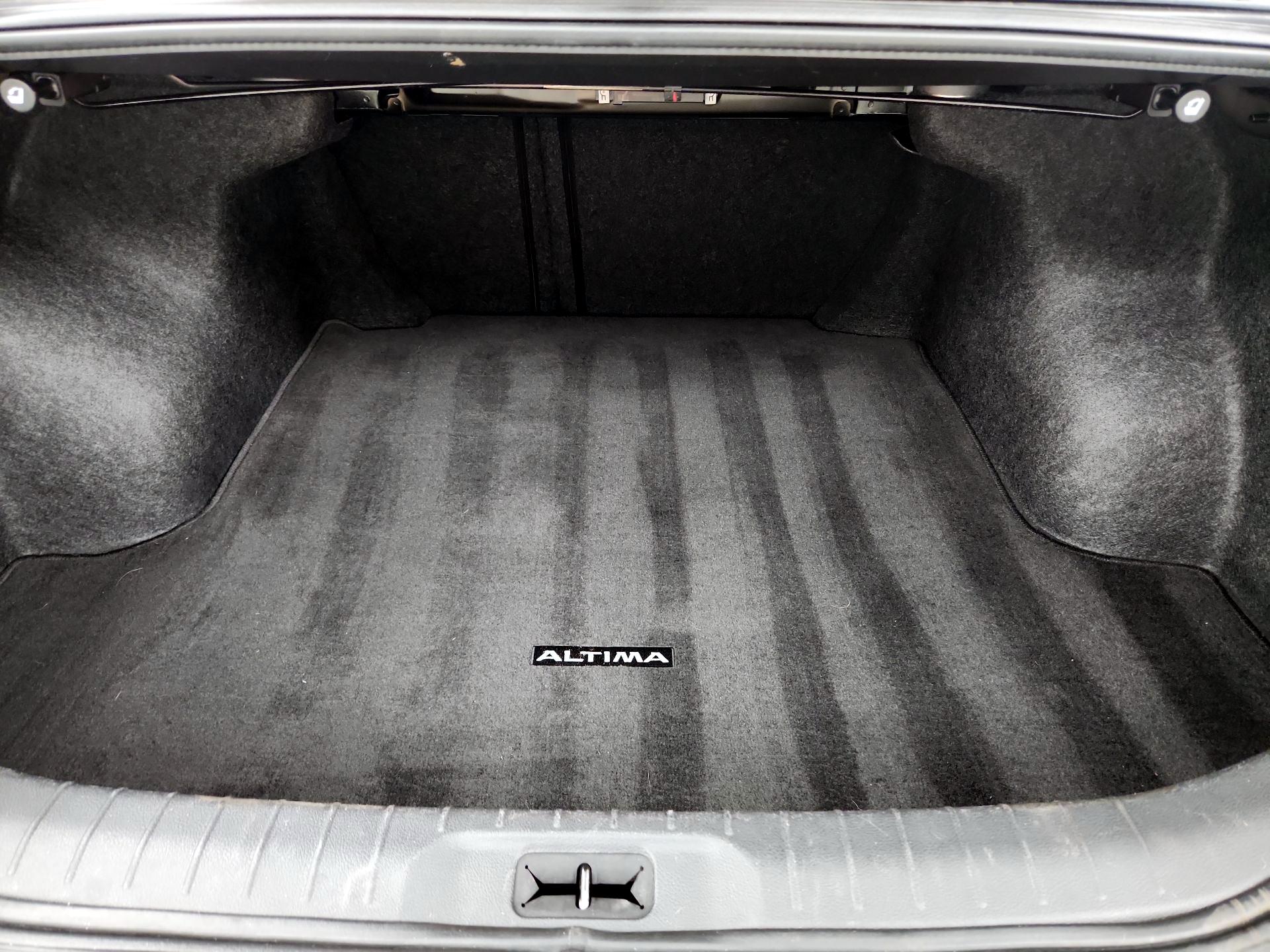 Thumbnail: 2020 Nissan Altima - 16