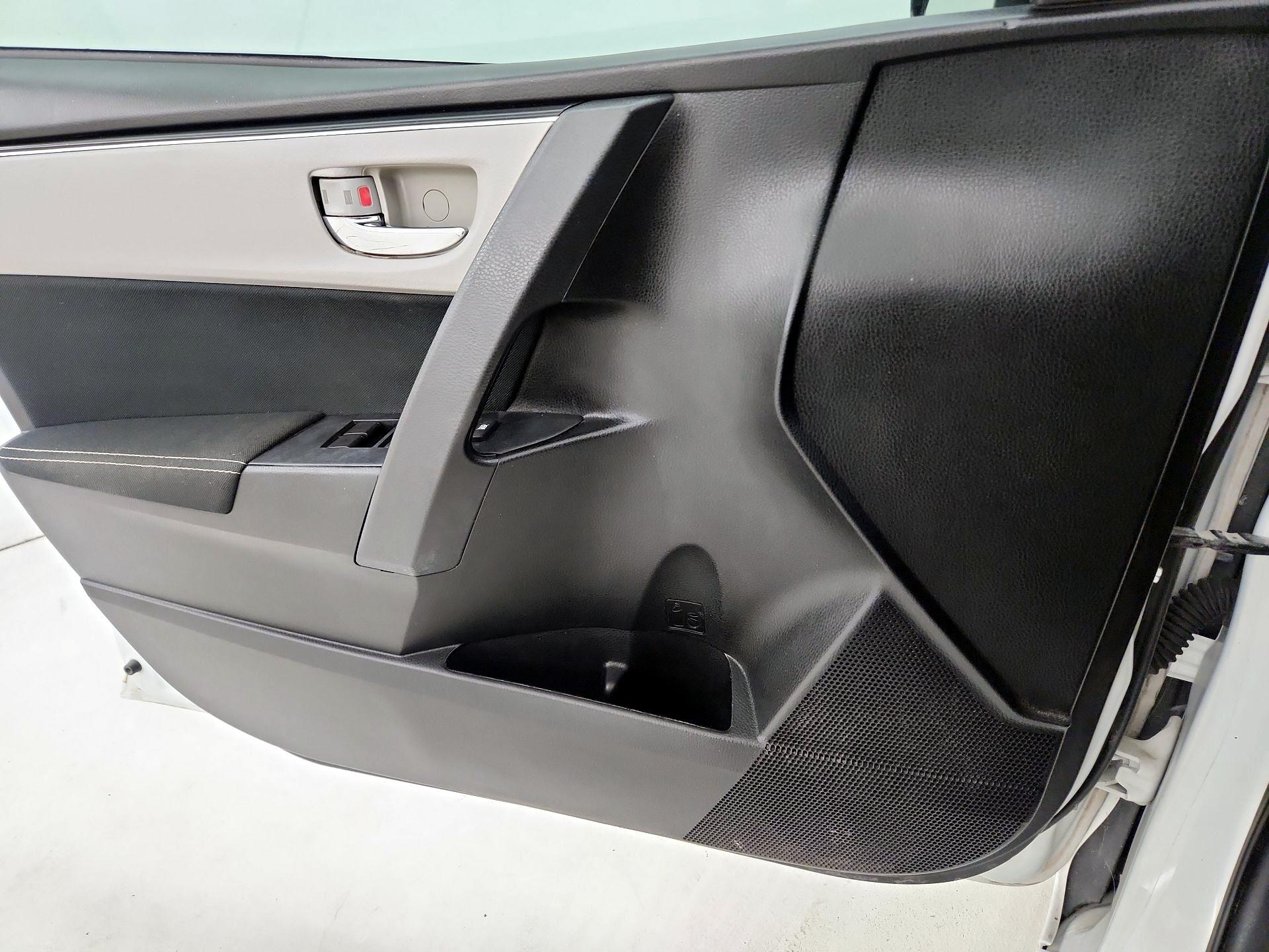 Thumbnail: 2018 Toyota Corolla - 12