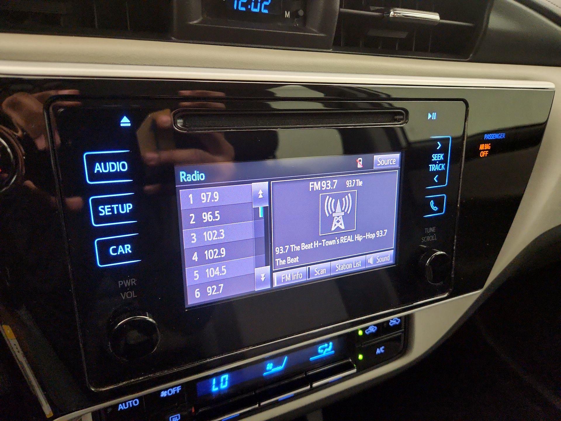 Thumbnail: 2018 Toyota Corolla - 15