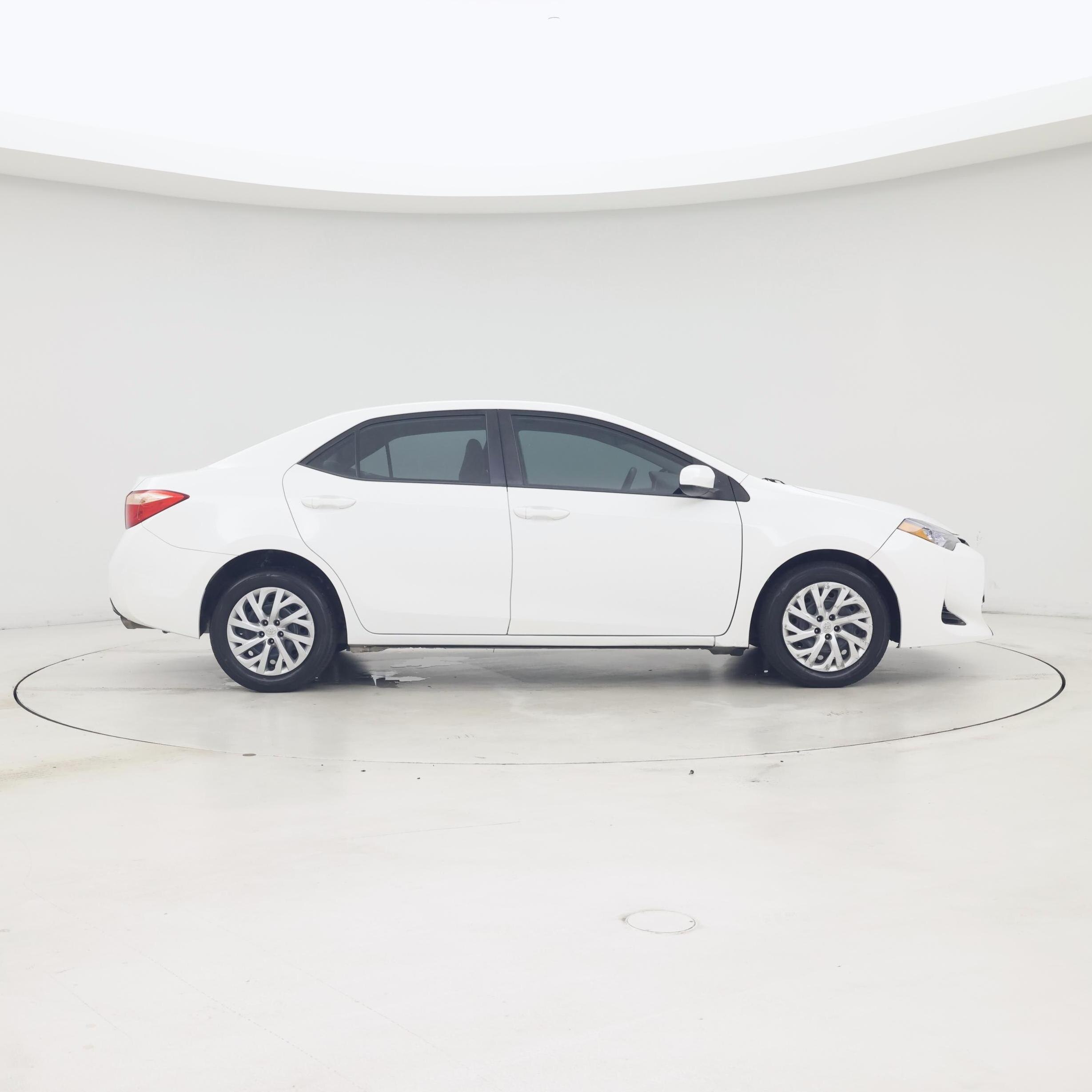 Thumbnail: 2018 Toyota Corolla - 7