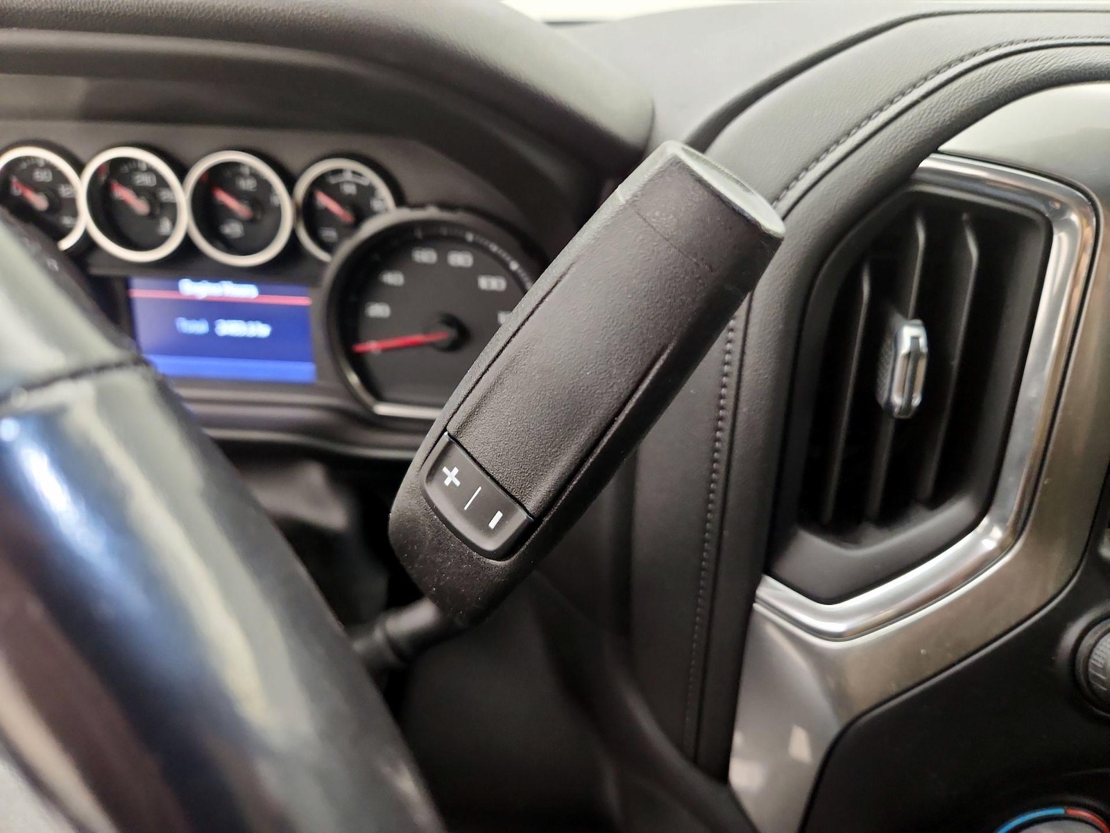 2022 Chevrolet Silverado 1500 Limited LT - Photo 16