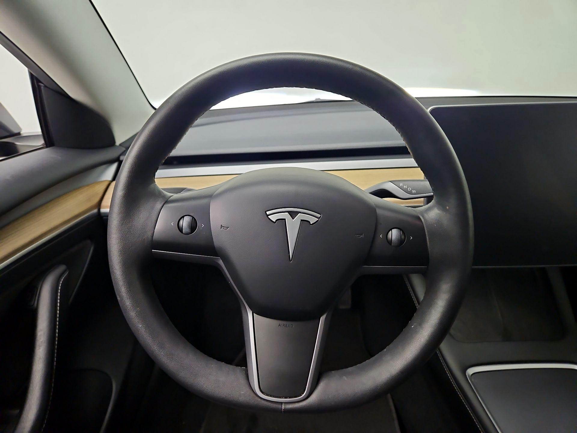 Thumbnail: 2023 Tesla Model 3 - 10