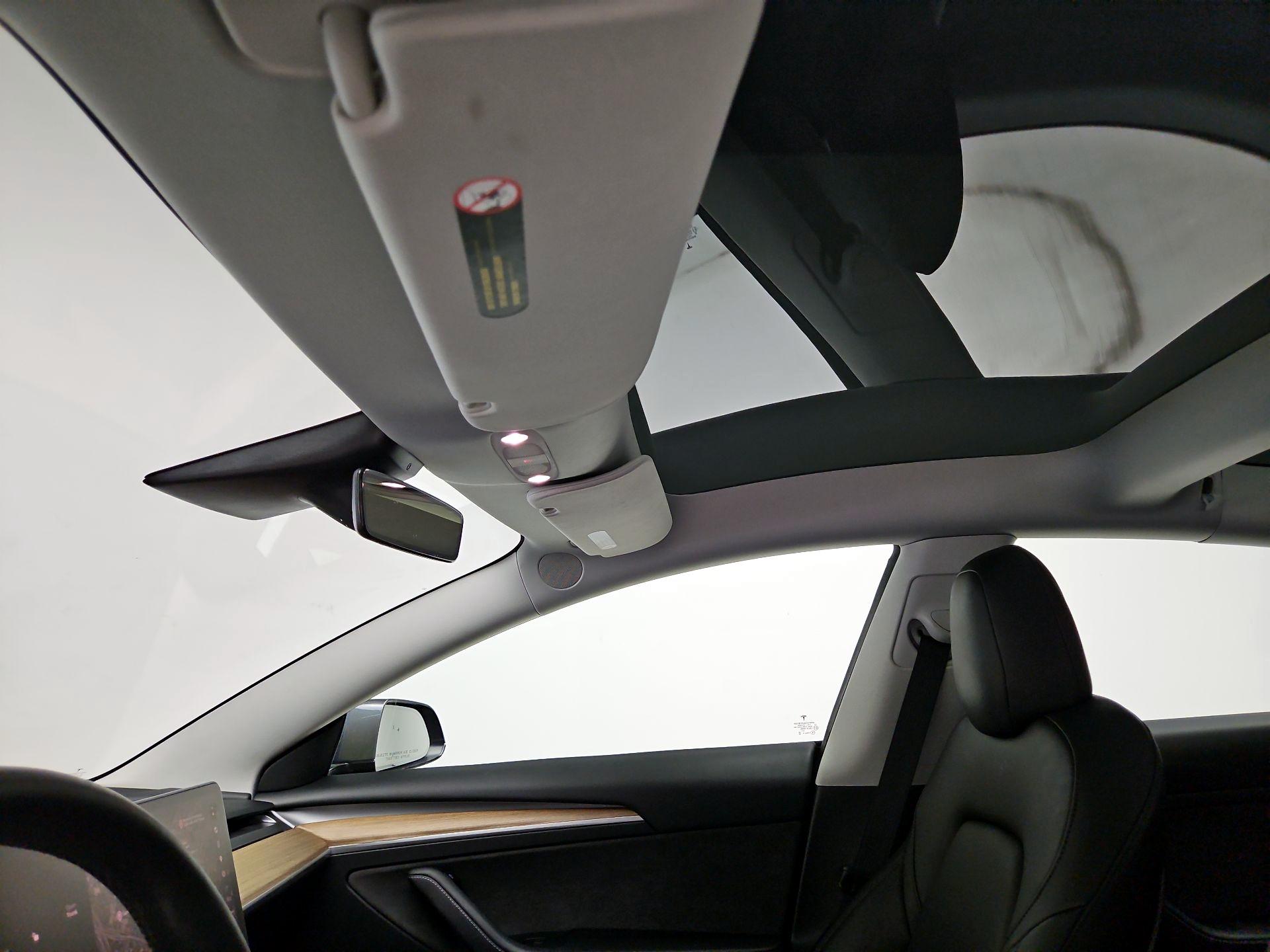 Thumbnail: 2023 Tesla Model 3 - 18