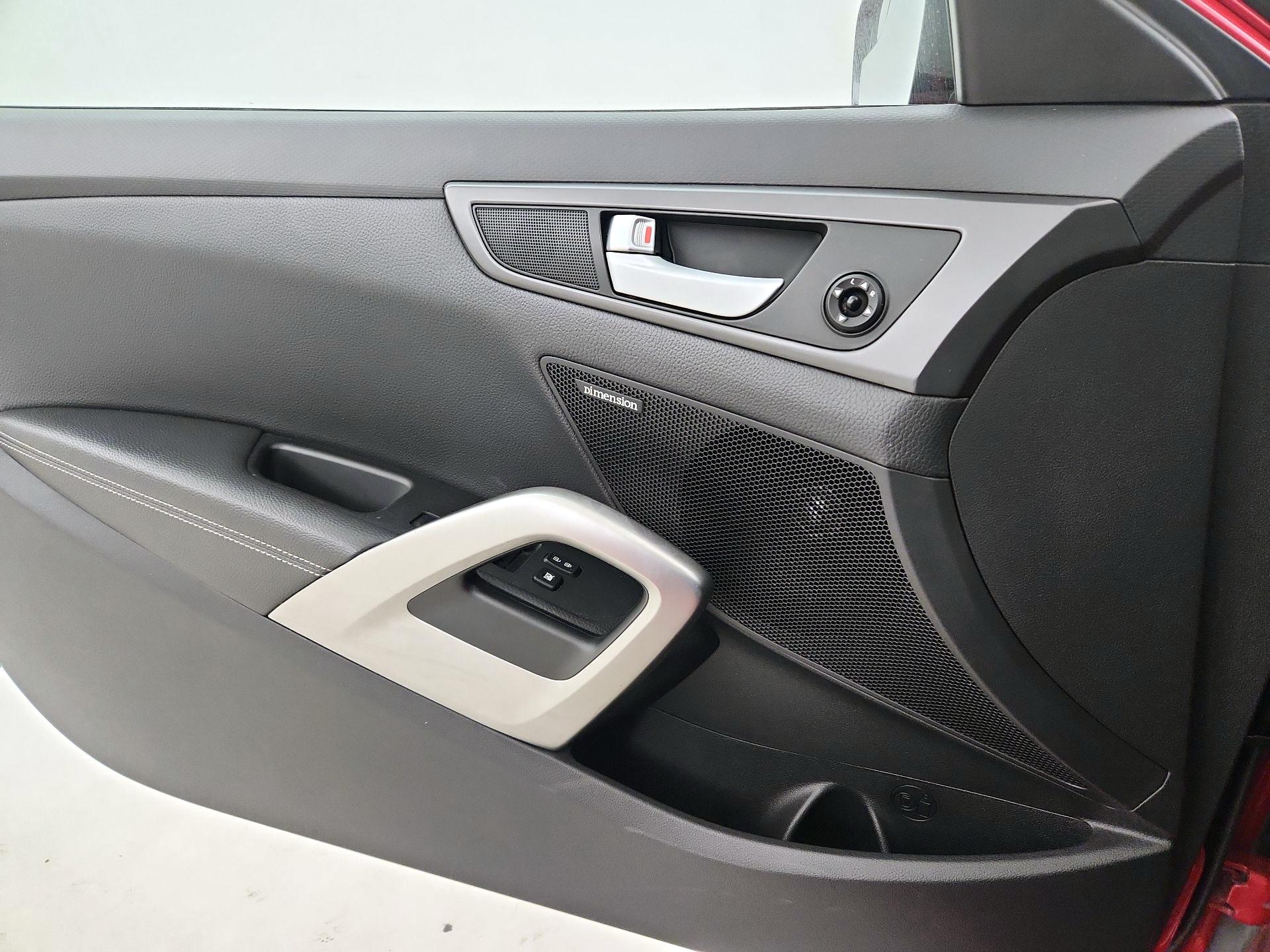 Thumbnail: 2014 Hyundai Veloster - 12