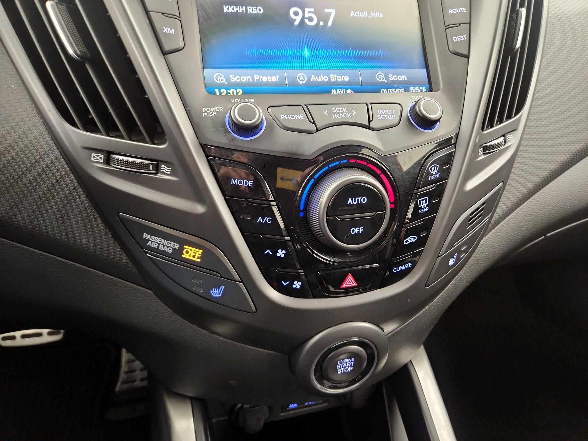 Thumbnail: 2014 Hyundai Veloster - 17