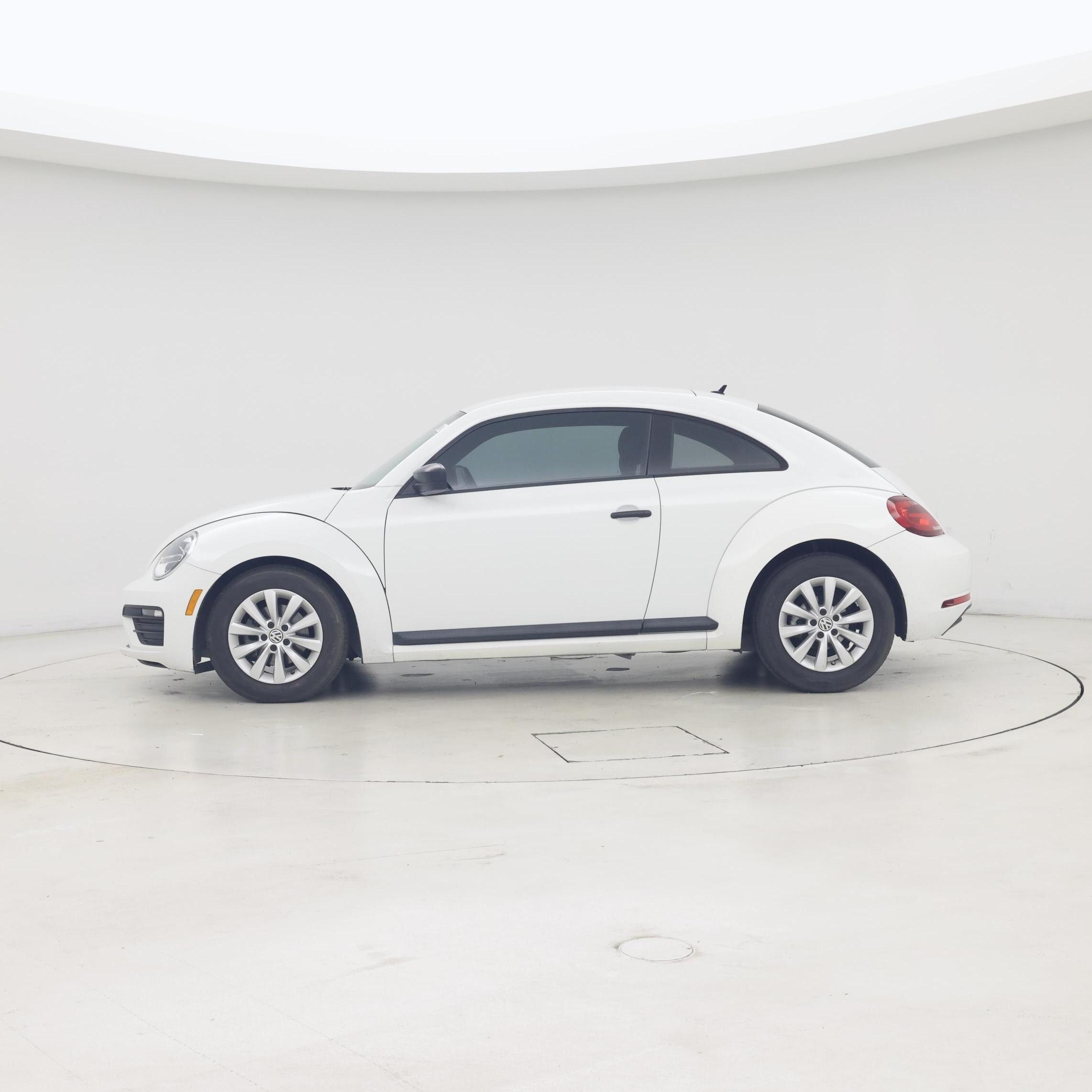 Thumbnail: 2017 Volkswagen Beetle - 3