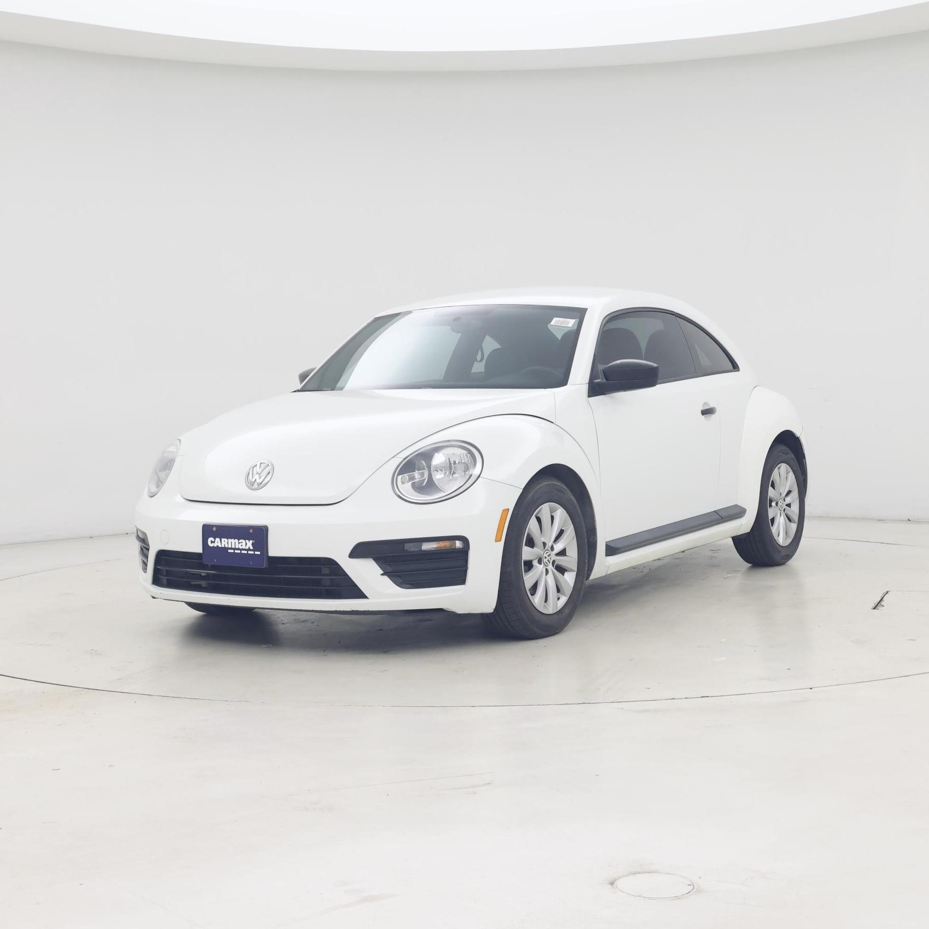 Thumbnail: 2017 Volkswagen Beetle - 4