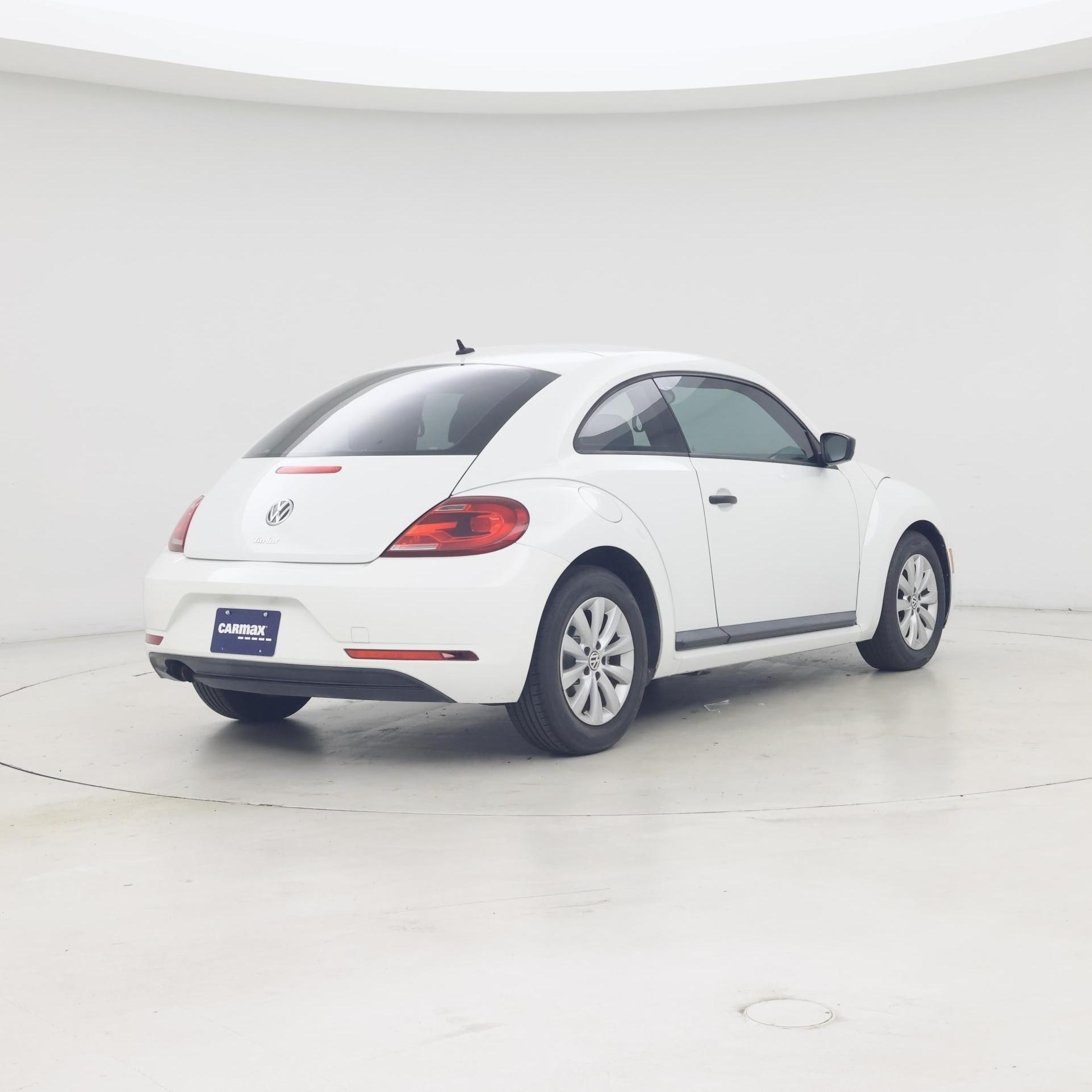 Thumbnail: 2017 Volkswagen Beetle - 8