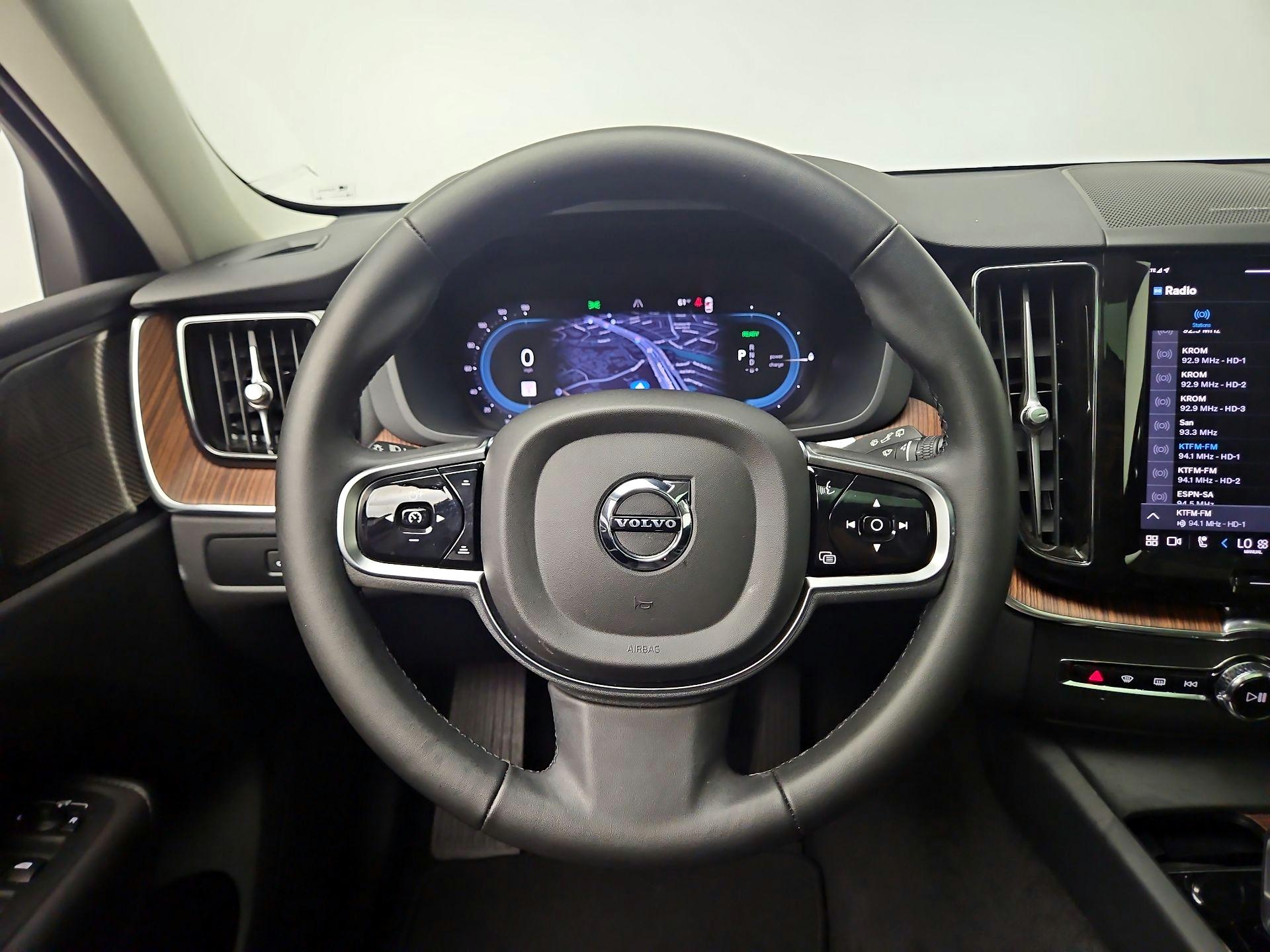 Thumbnail: 2024 Volvo XC60 - 10