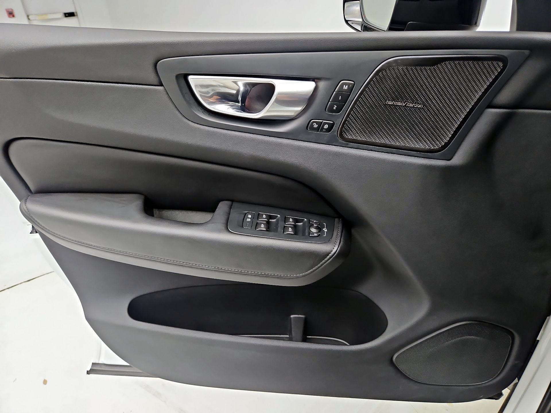 Thumbnail: 2024 Volvo XC60 - 12