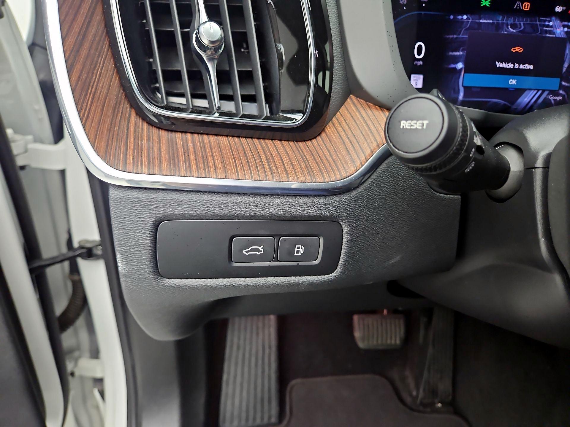 Thumbnail: 2024 Volvo XC60 - 13