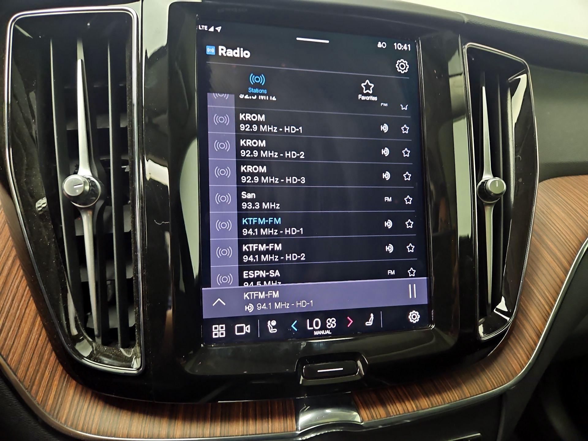 Thumbnail: 2024 Volvo XC60 - 16