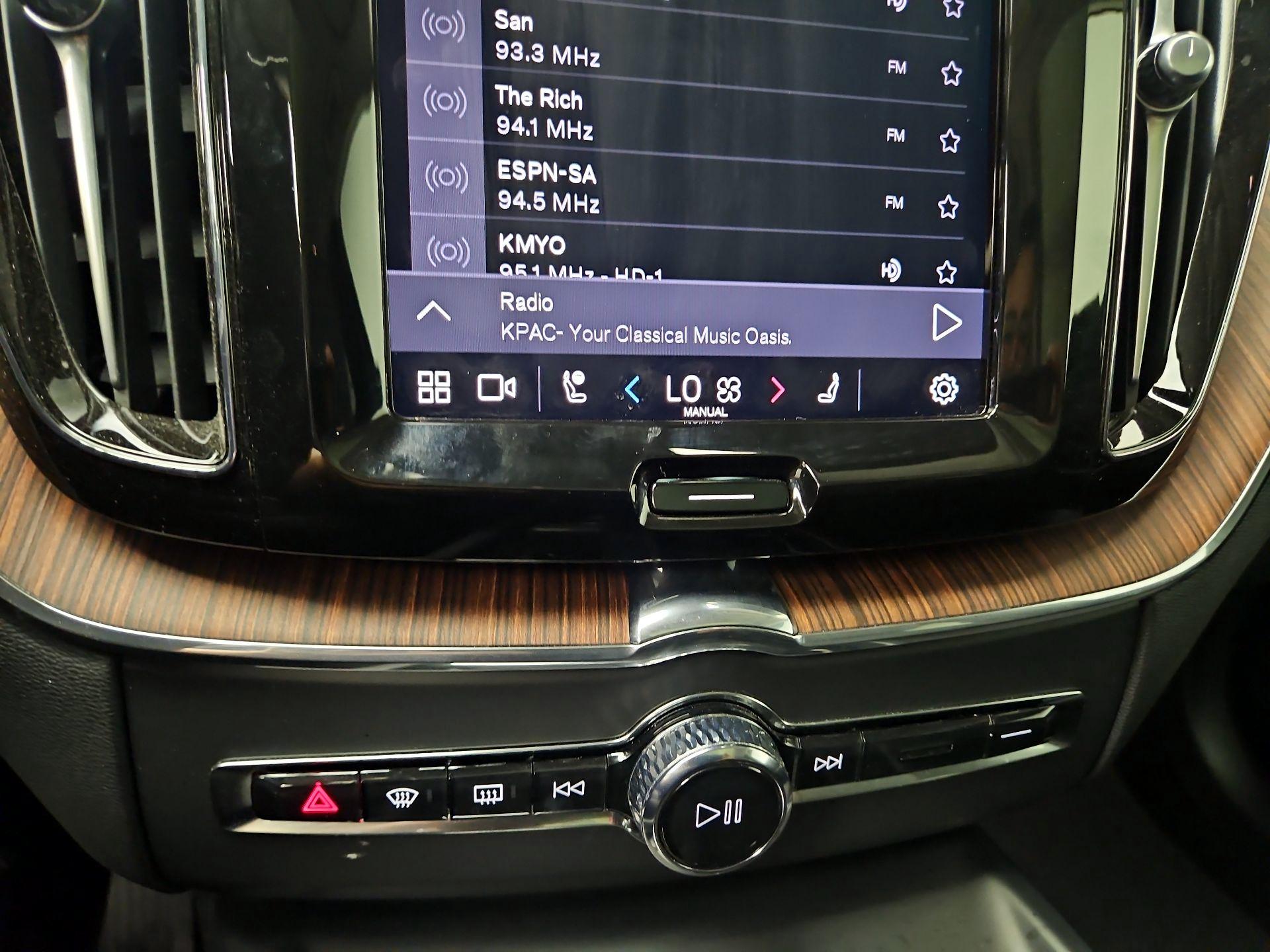 Thumbnail: 2024 Volvo XC60 - 17