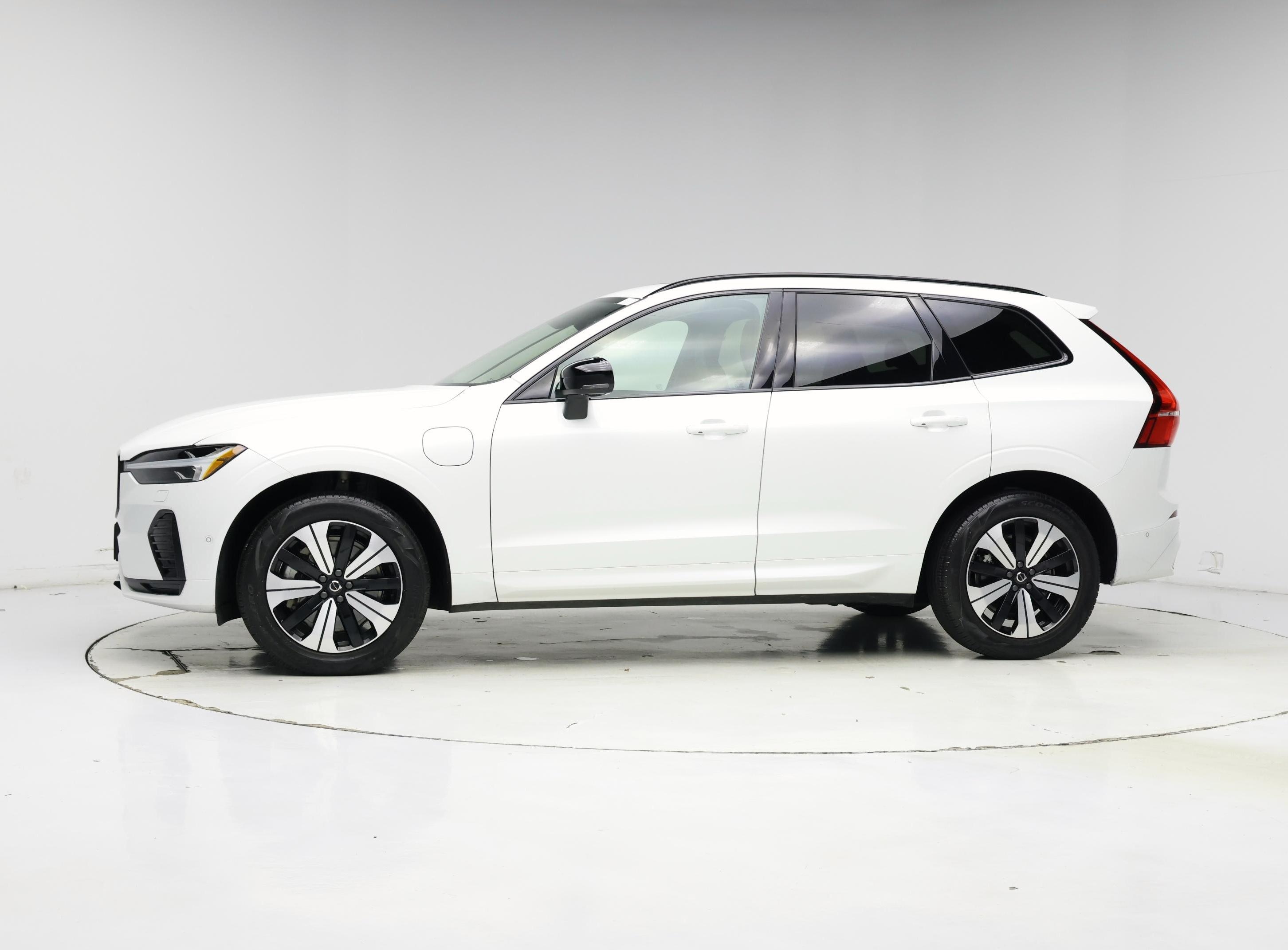 Thumbnail: 2024 Volvo XC60 - 3