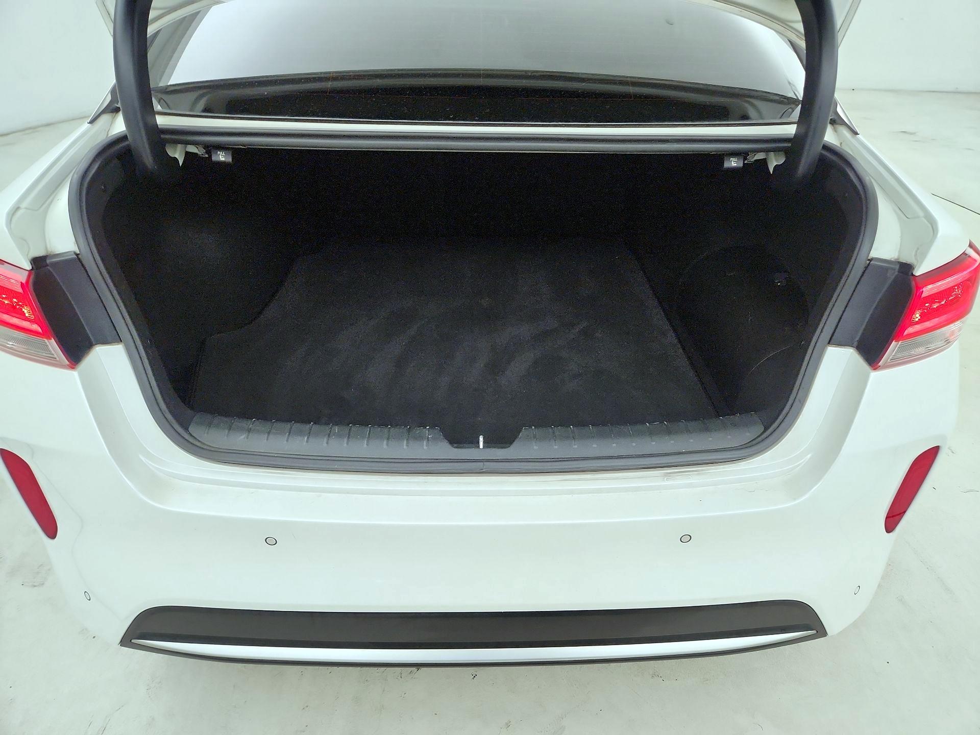 Thumbnail: 2018 Kia Optima - 16