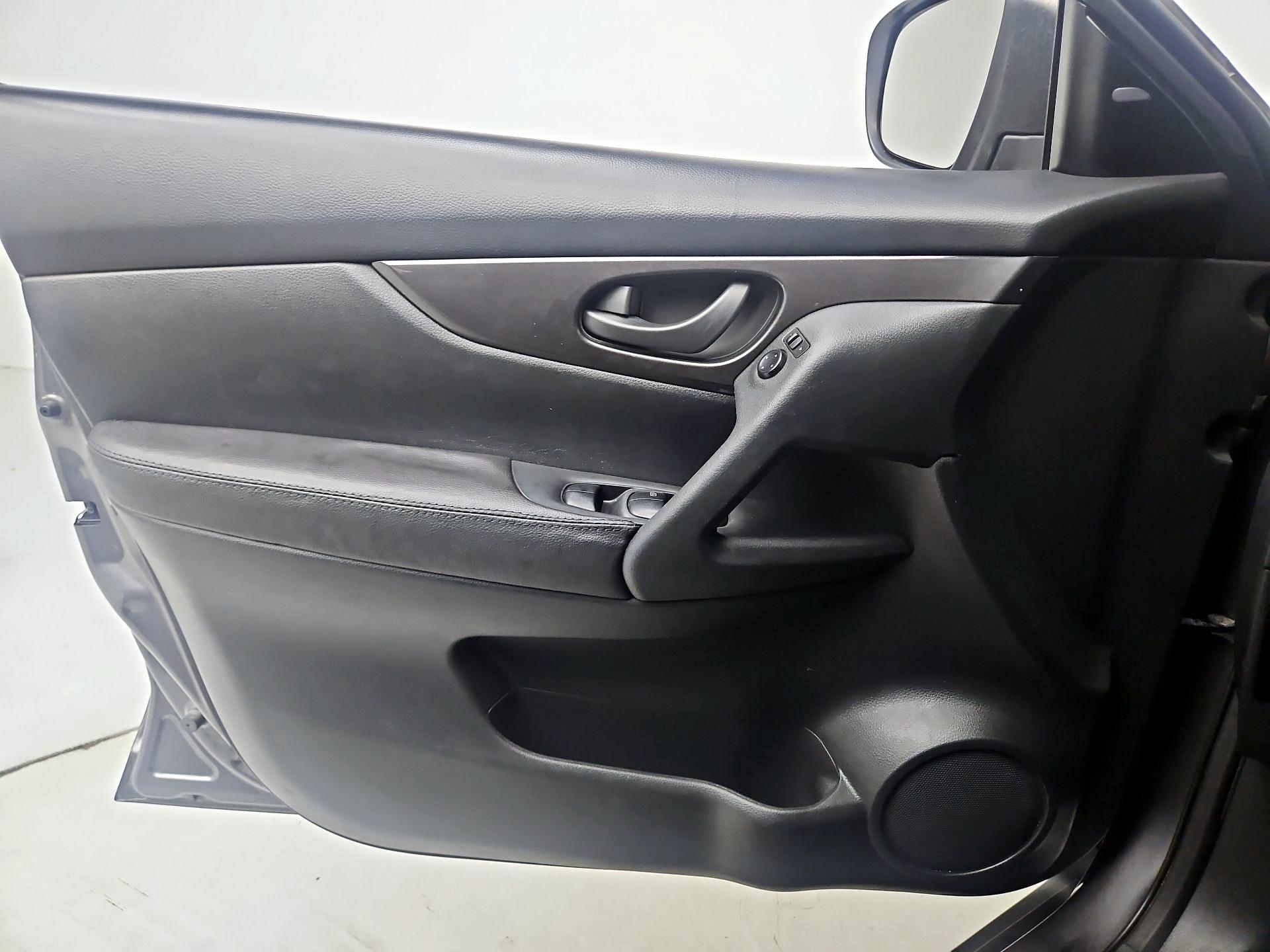 Thumbnail: 2020 Nissan Rogue - 12