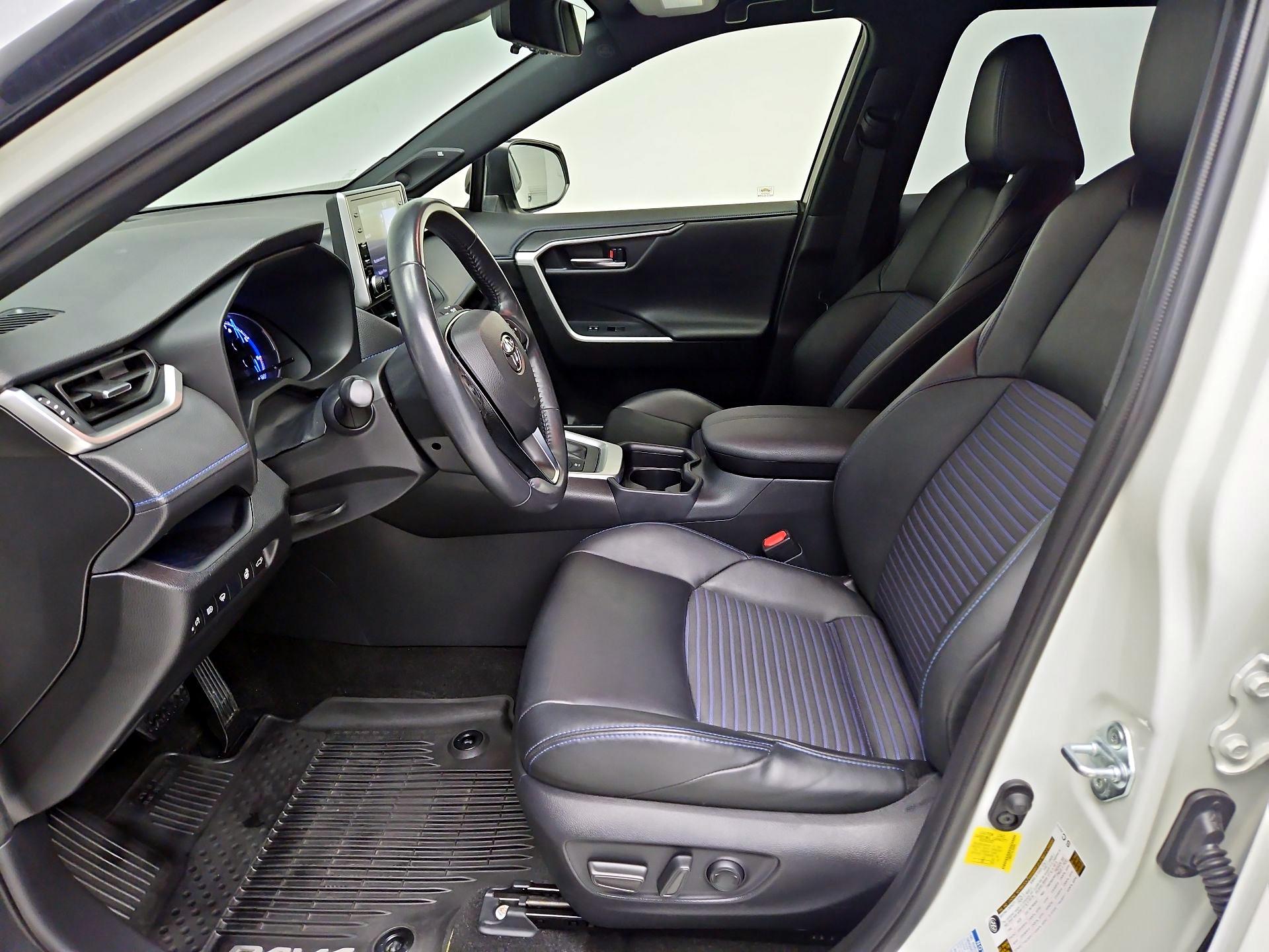 Thumbnail: 2020 Toyota RAV4 - 11