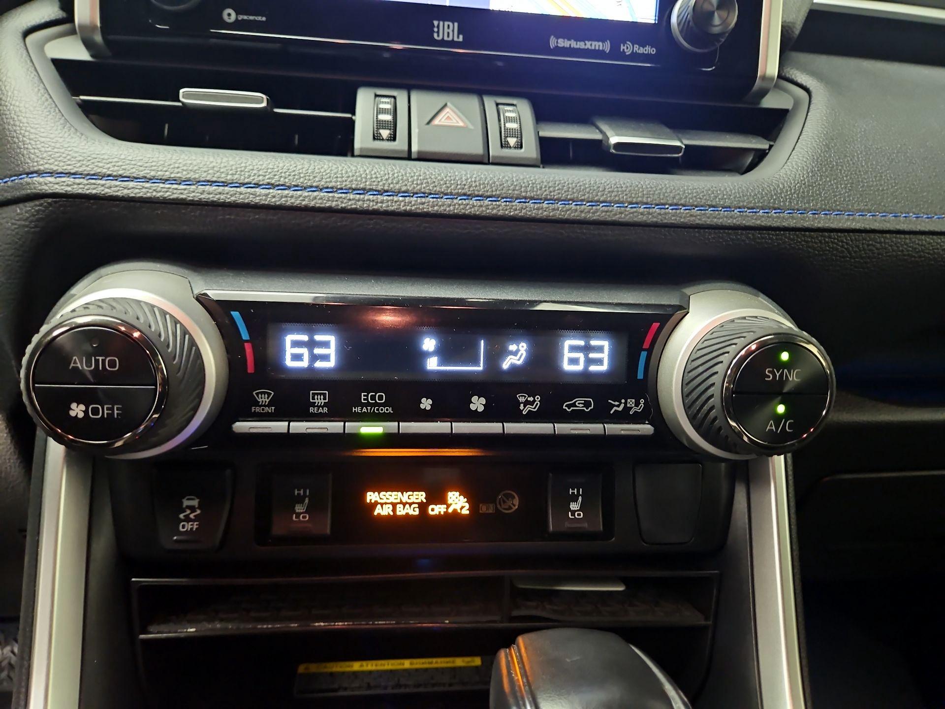 Thumbnail: 2020 Toyota RAV4 - 17